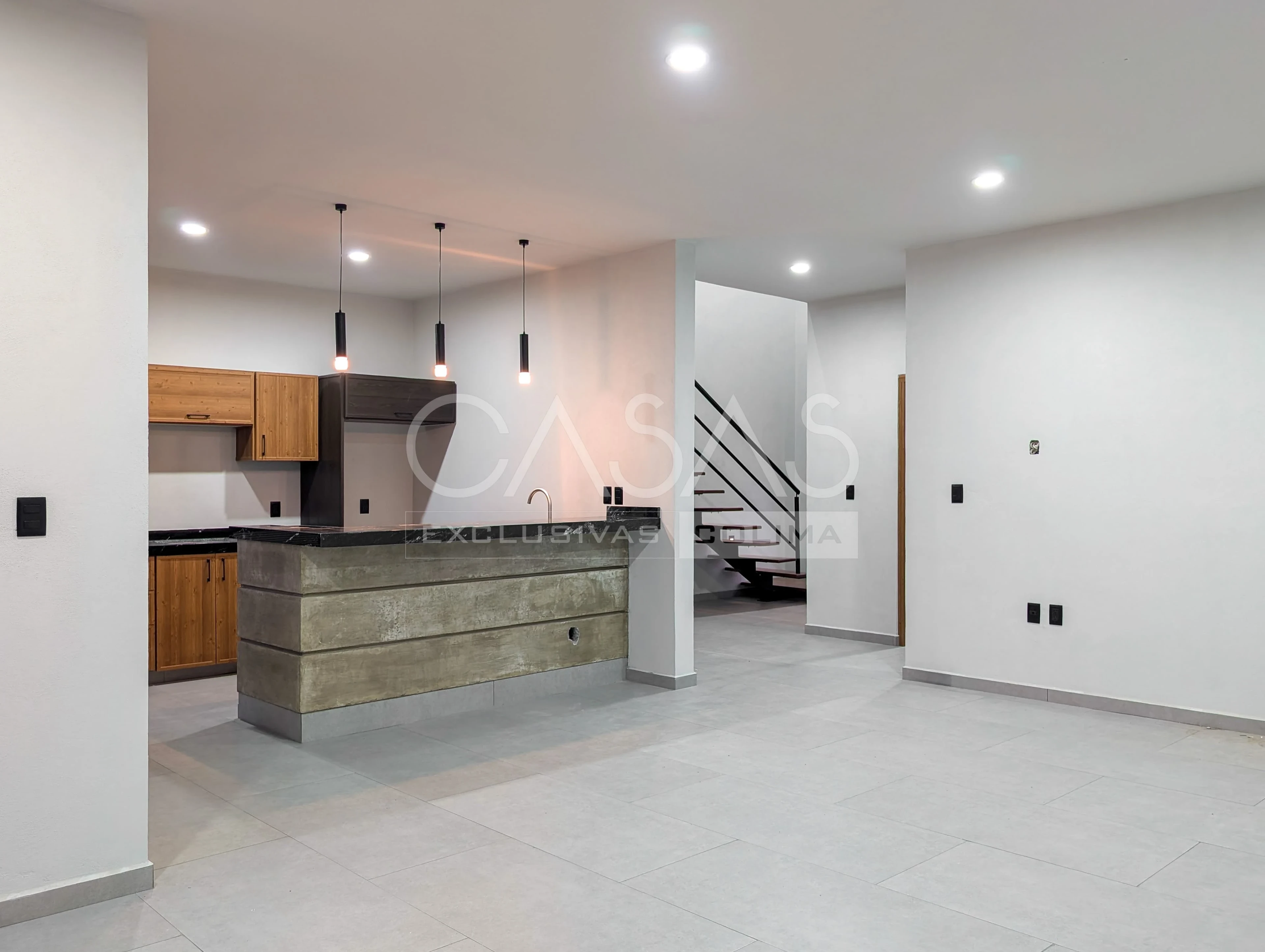 Bellísima casa en venta en zona norte de colima, a unas cuadras de V. Carranza 9