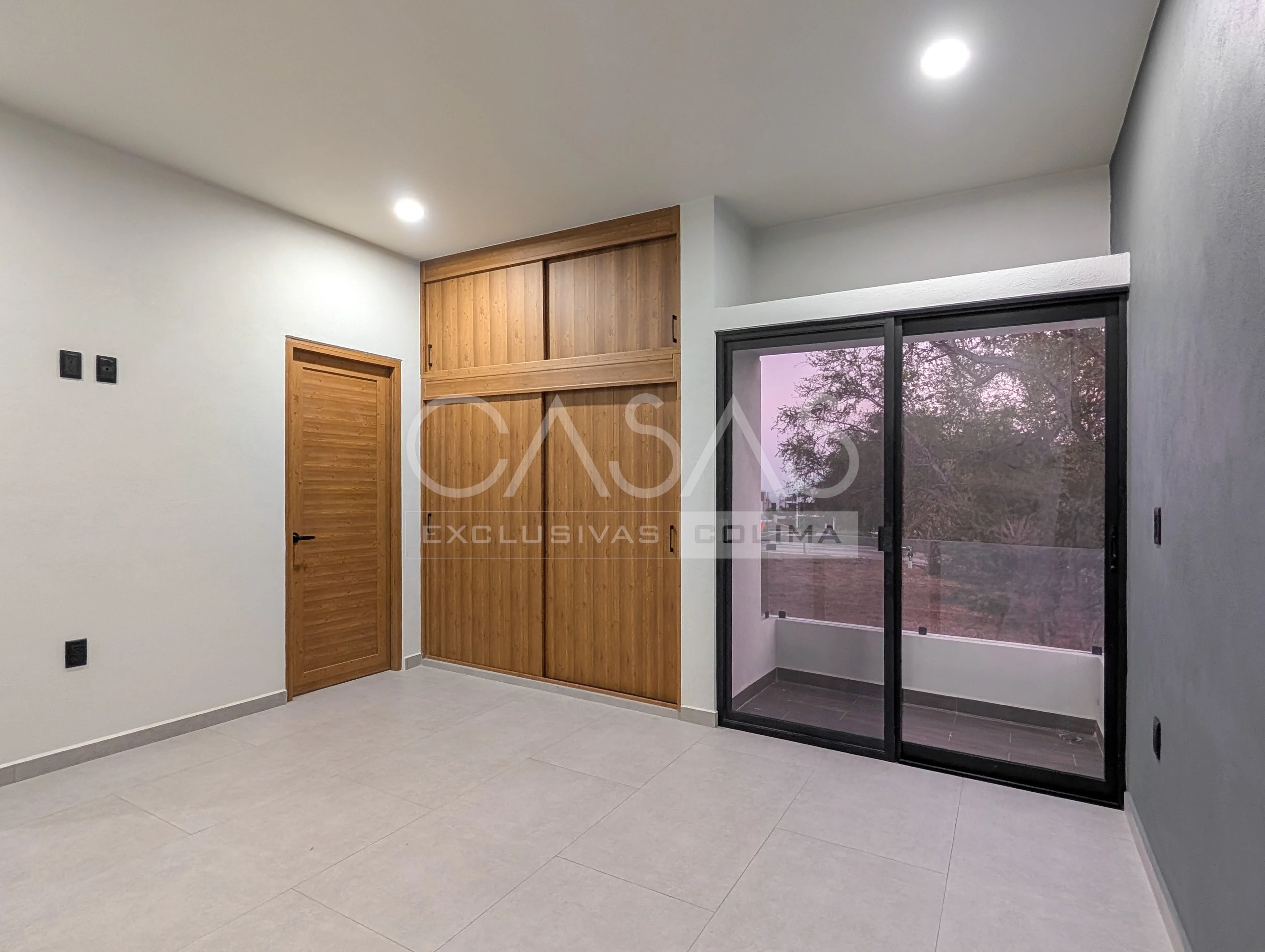 Bellísima casa en venta en zona norte de colima, a unas cuadras de V. Carranza 15