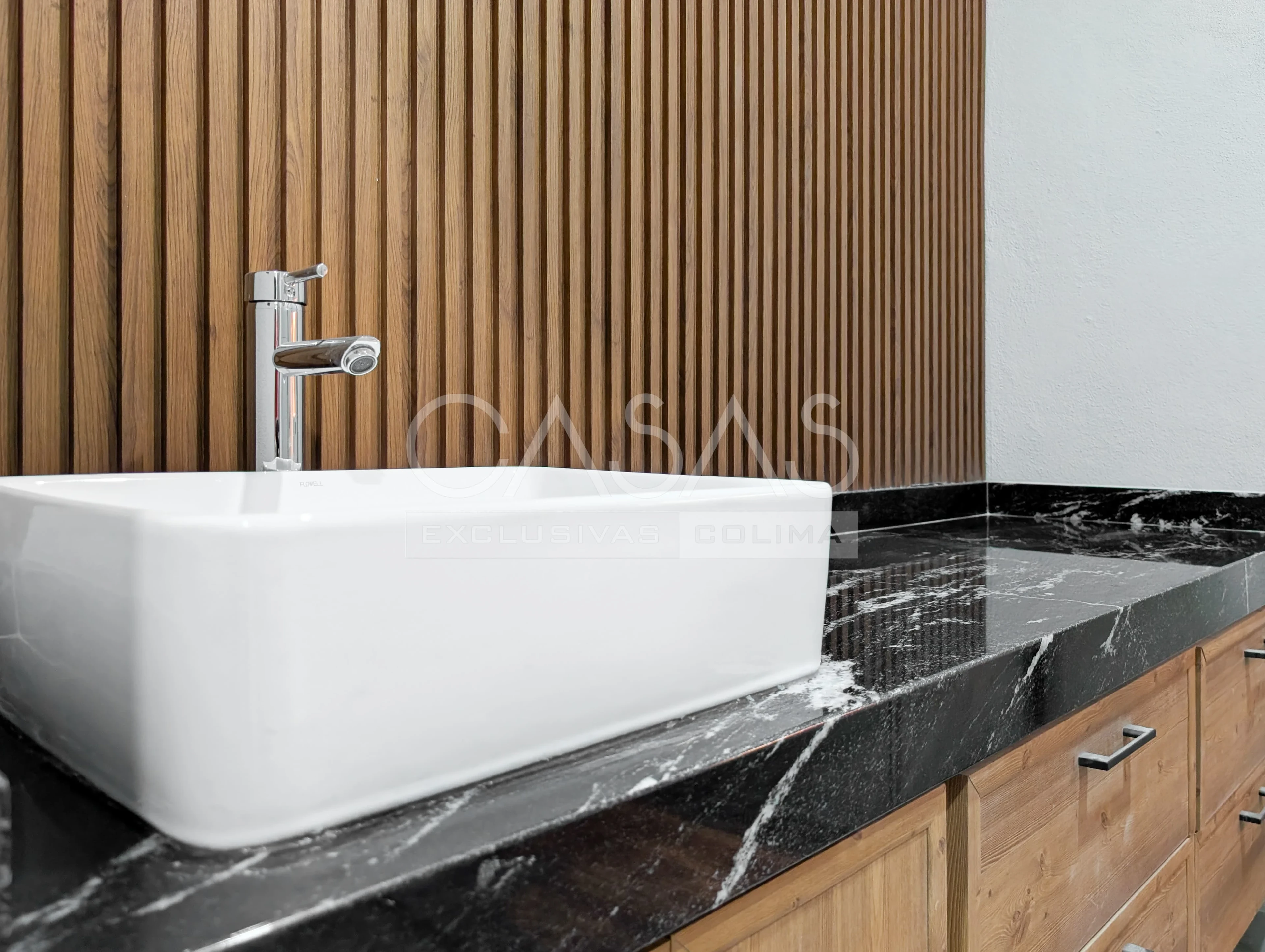 Bellísima casa en venta en zona norte de colima, a unas cuadras de V. Carranza 18