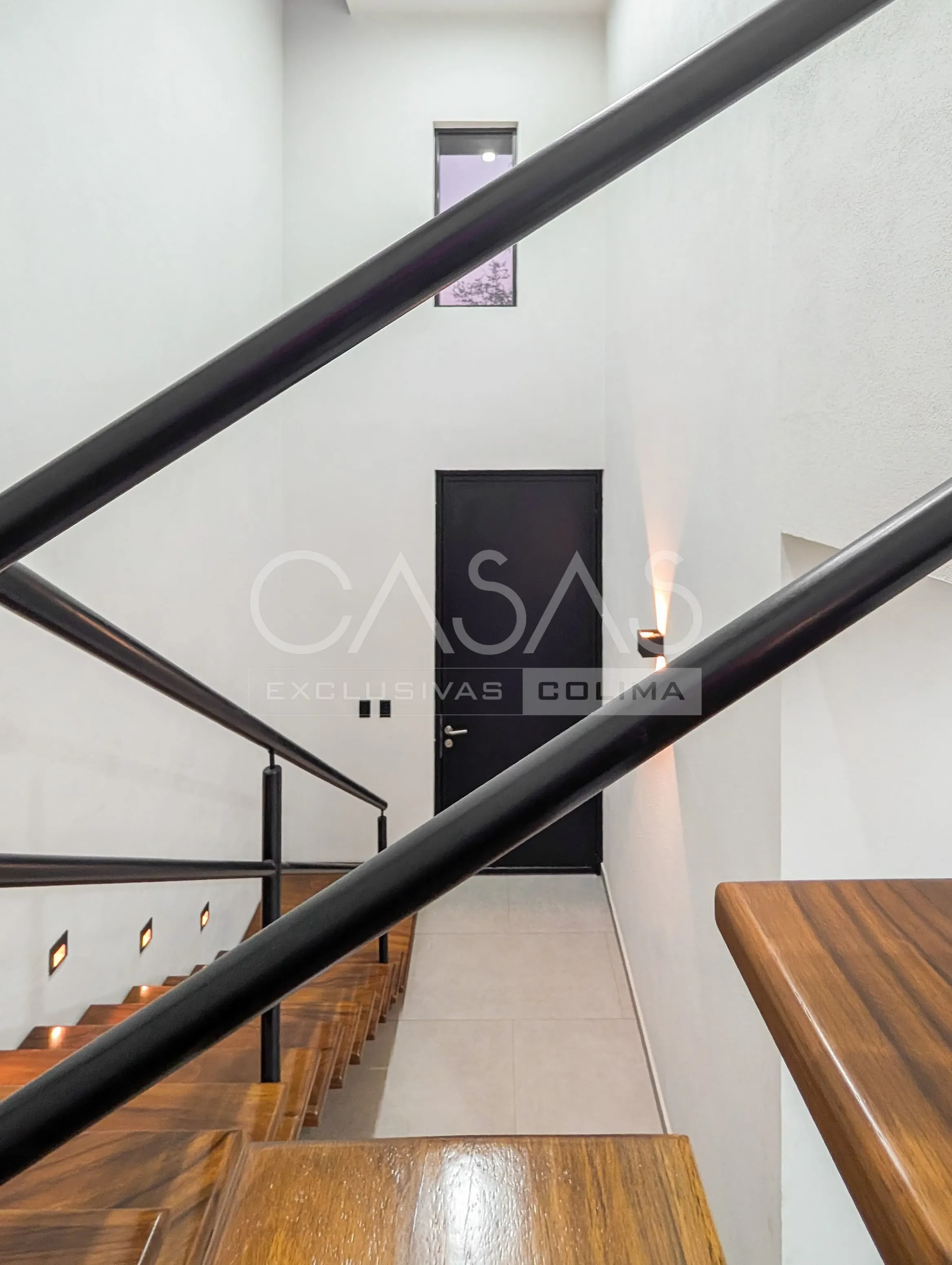 Bellísima casa en venta en zona norte de colima, a unas cuadras de V. Carranza 14