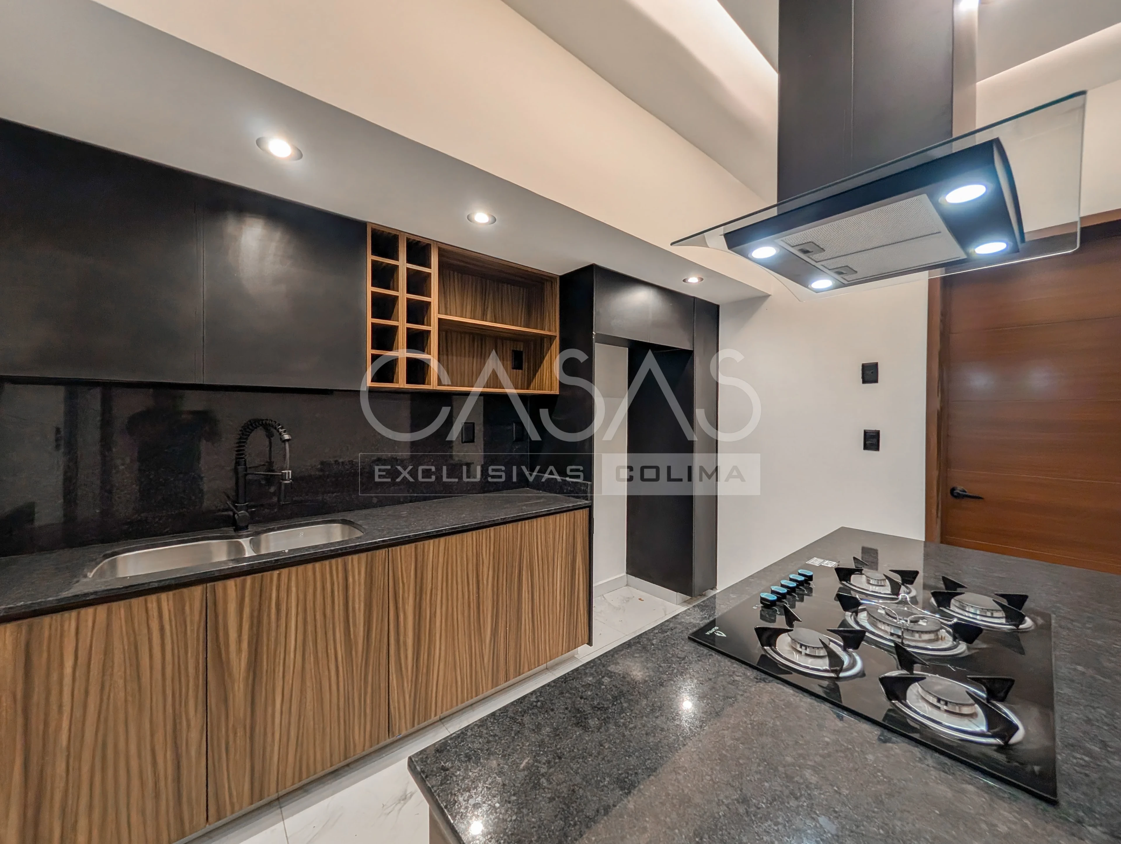 Bella casa en venta en el norte de Colima con portón automatizado 6