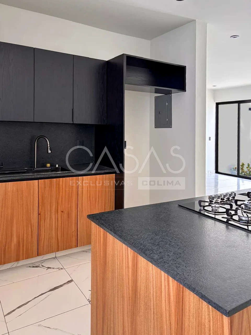 En venta preciosa casa con excelente ubicación, a sólo minutos de la Salida a Guadalajara 9