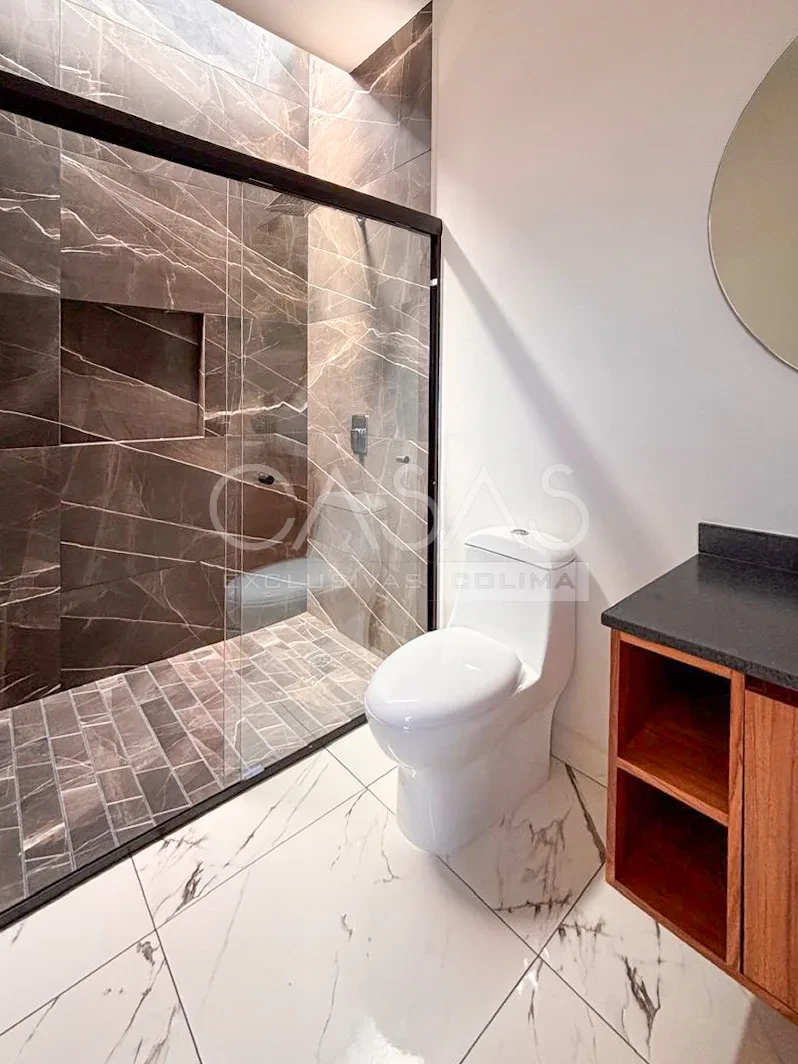 En venta preciosa casa con excelente ubicación, a sólo minutos de la Salida a Guadalajara 17