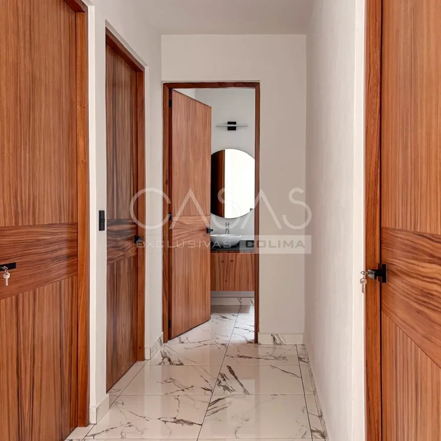 En venta preciosa casa con excelente ubicación, a sólo minutos de la Salida a Guadalajara 14