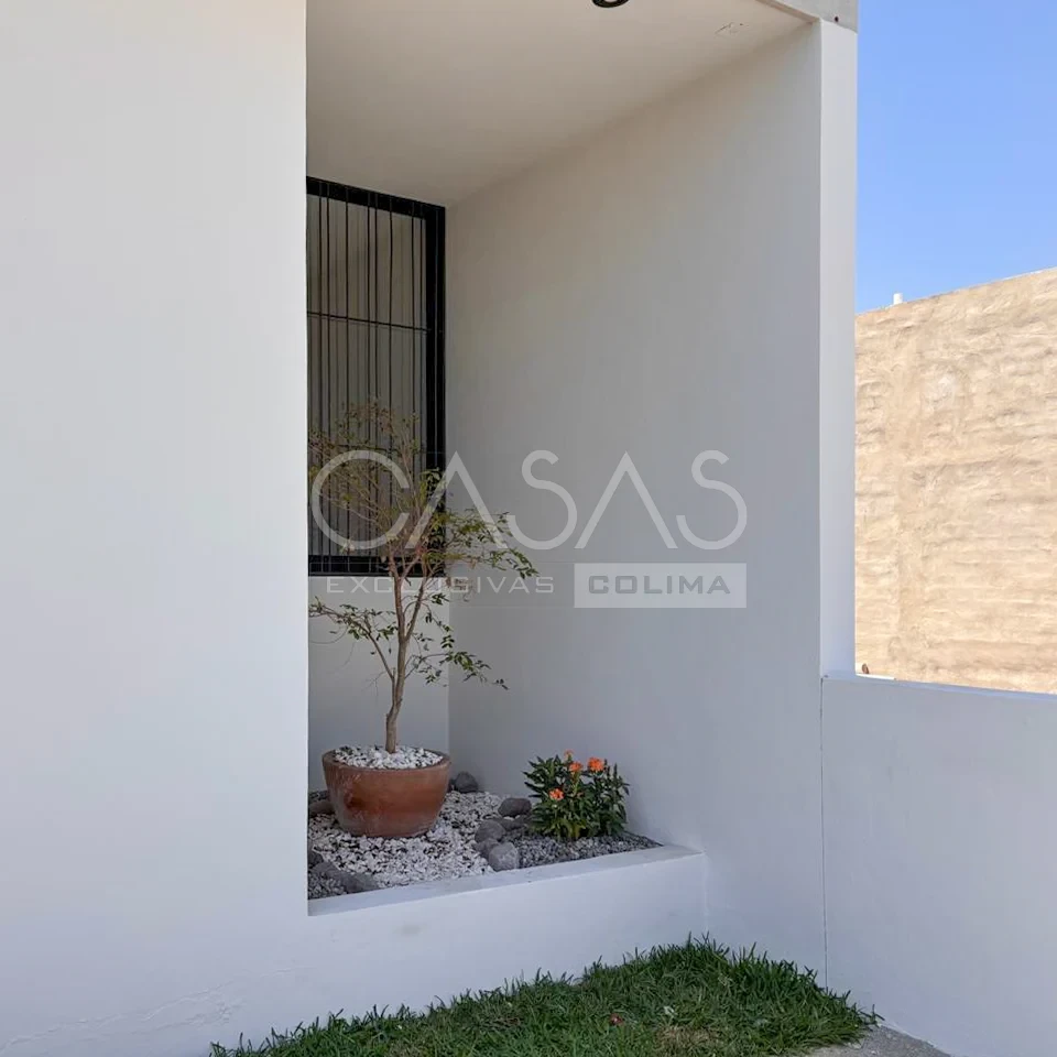 En venta preciosa casa con excelente ubicación, a sólo minutos de la Salida a Guadalajara 2