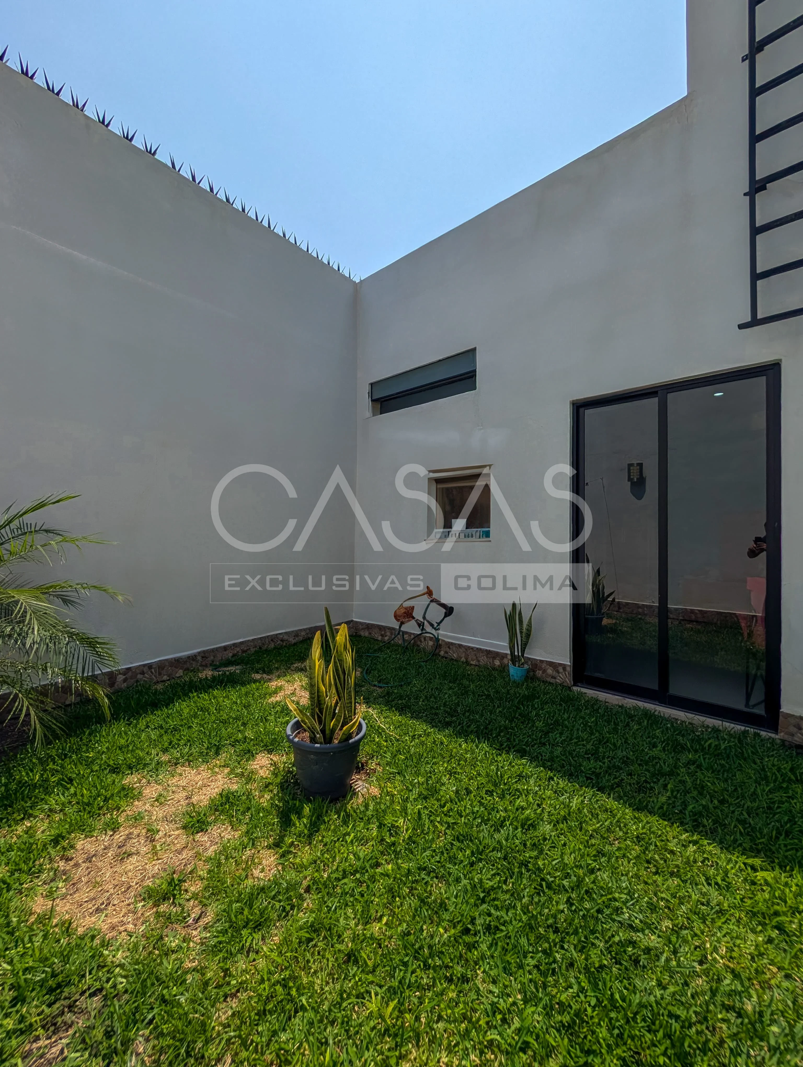 Hermosa casa en venta al norte de Colima, recamara en planta baja y porton 6