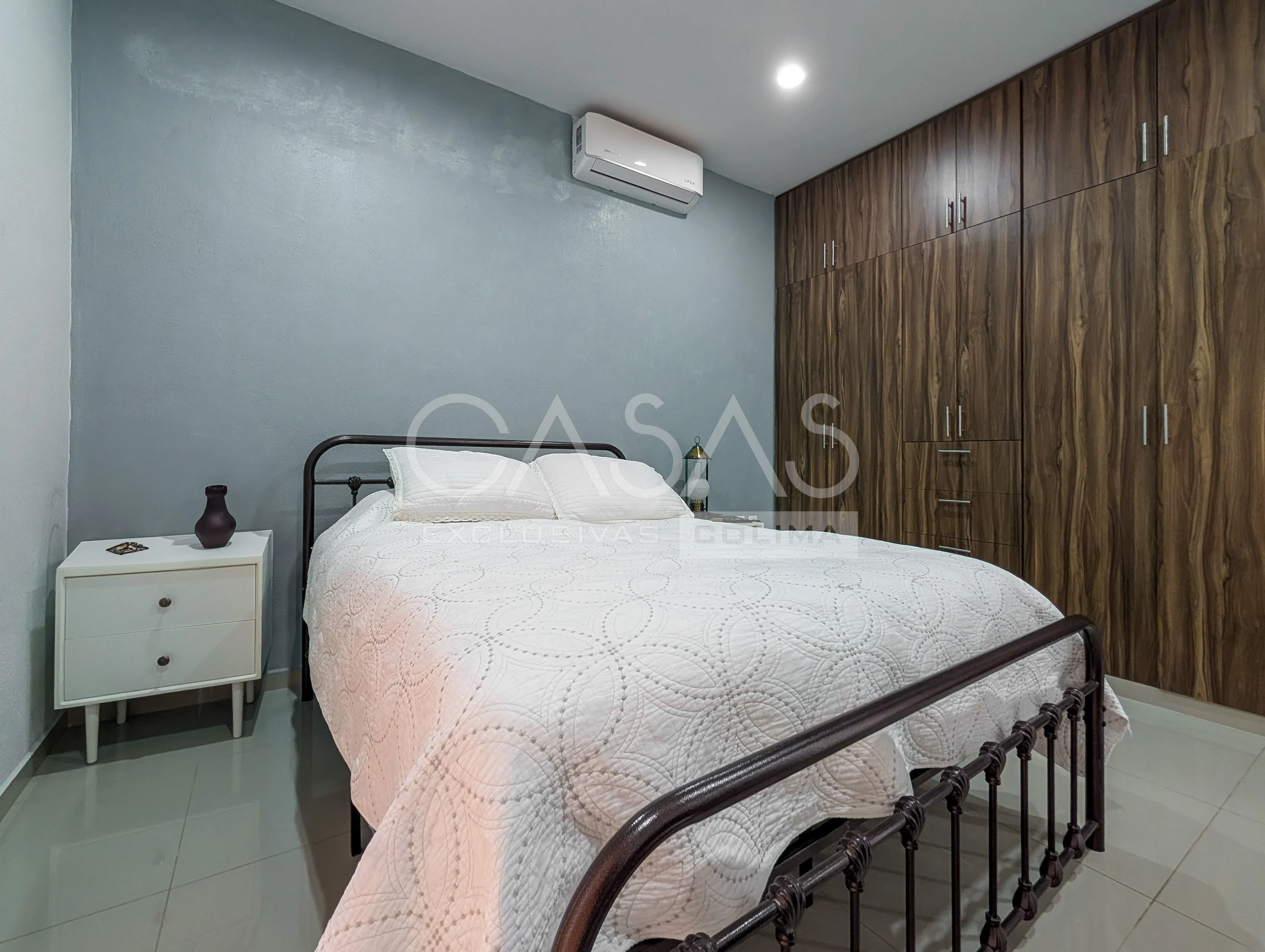 Hermosa casa en venta al norte de Colima, recamara en planta baja y porton 12