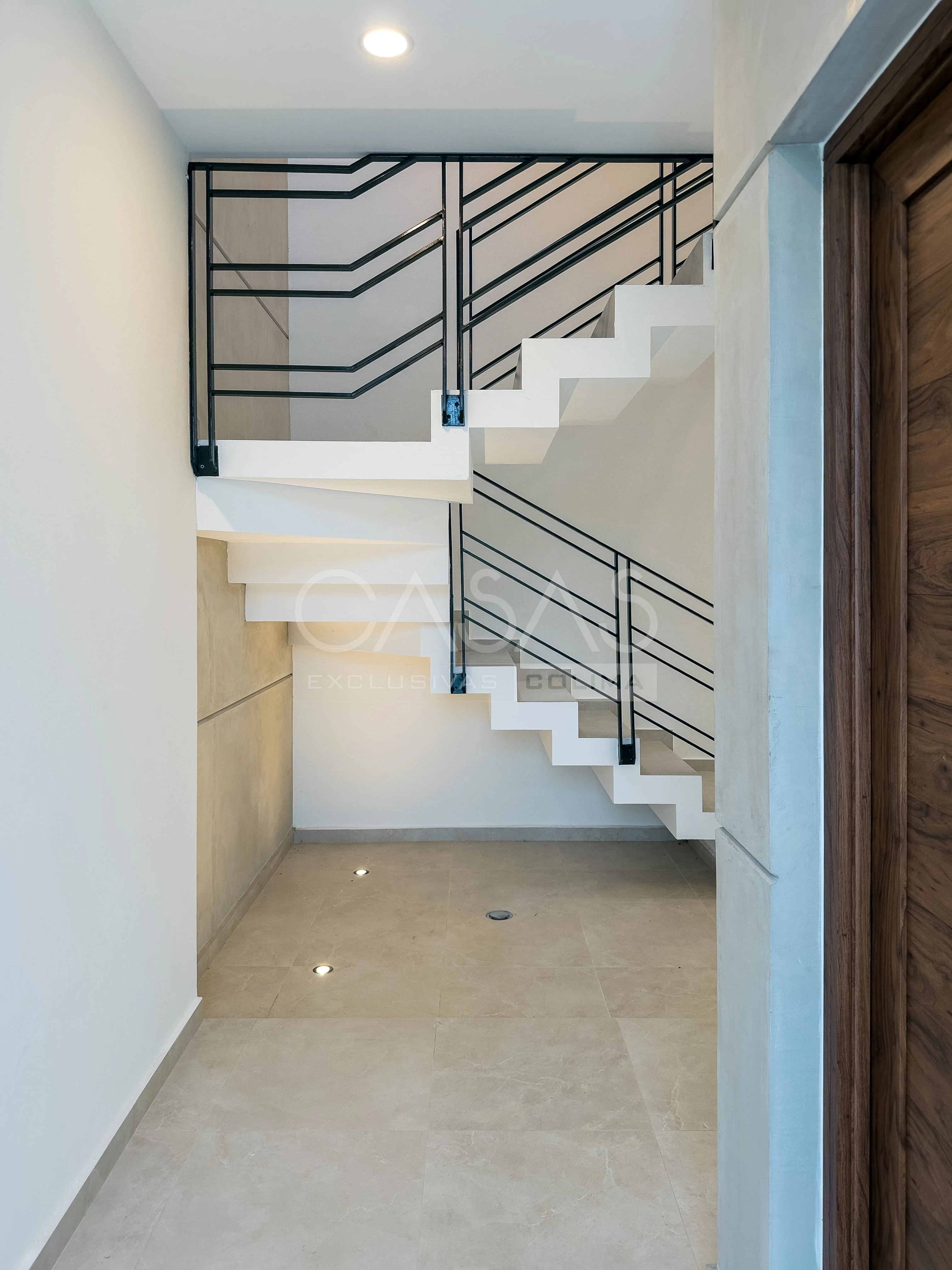 Hermosa casa en venta en nuevo desarrollo en zona norte en Colima 3