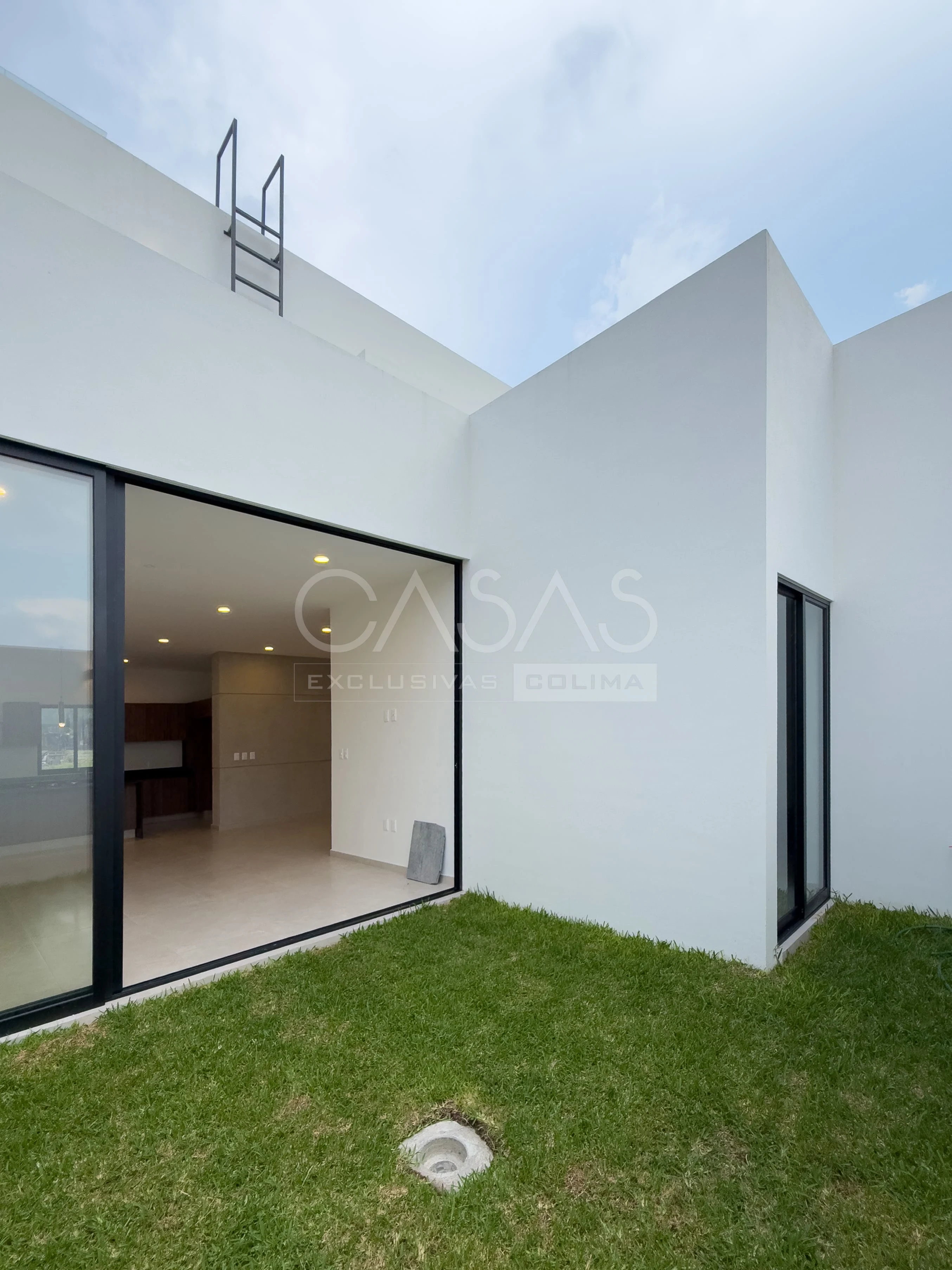 Hermosa casa en venta en nuevo desarrollo en zona norte en Colima 14
