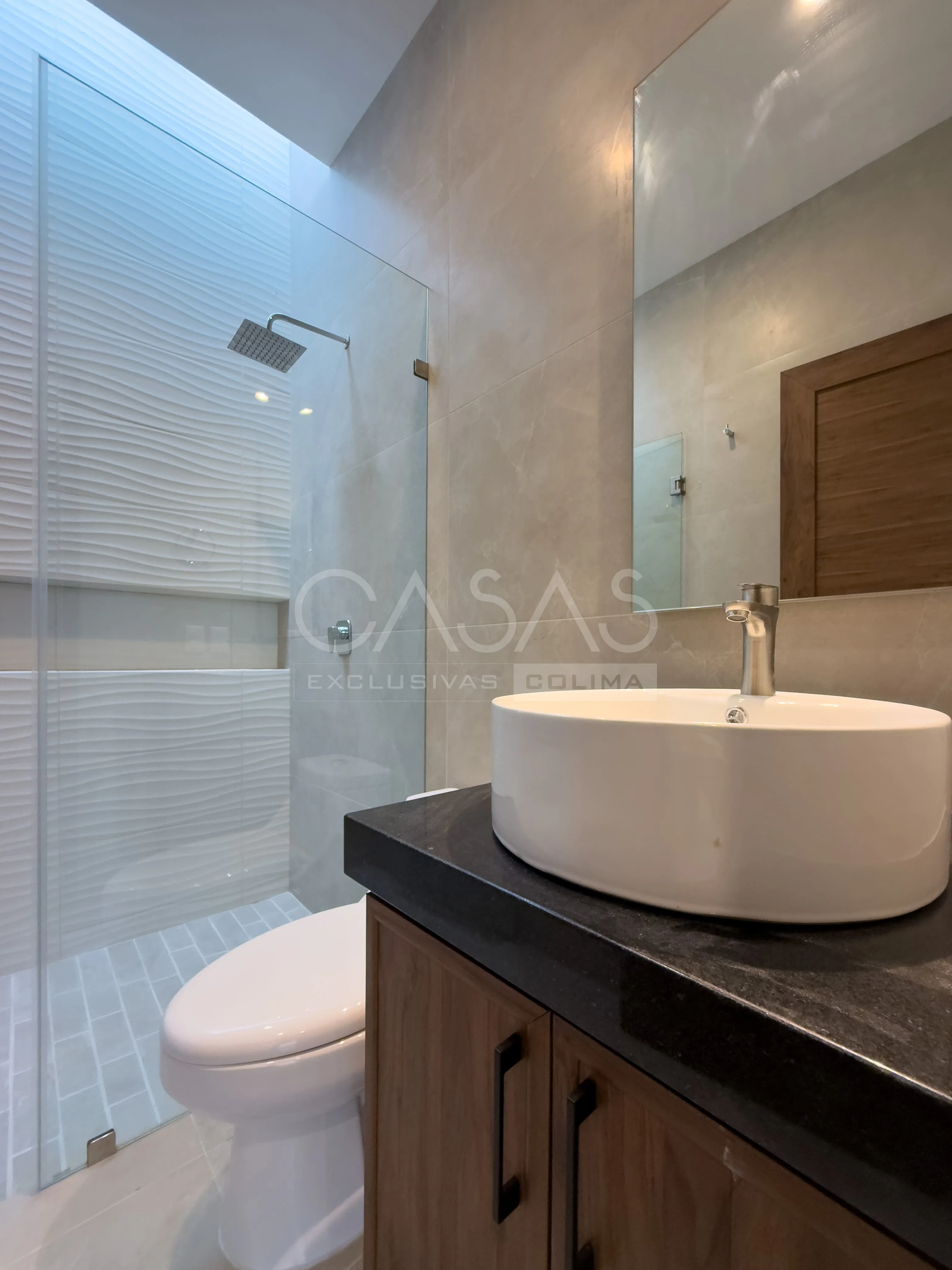 Hermosa casa en venta en nuevo desarrollo en zona norte en Colima 16