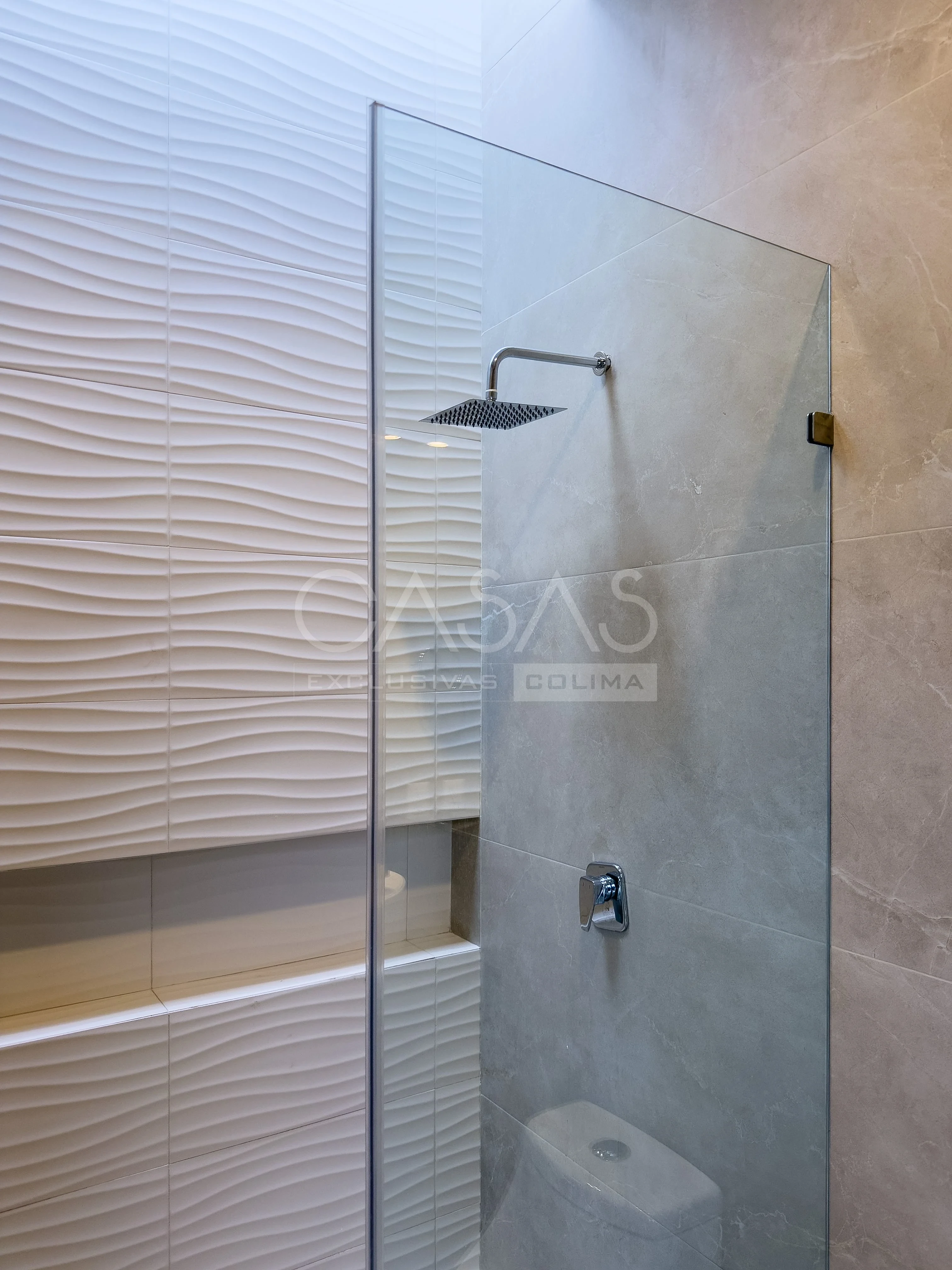 Hermosa casa en venta en nuevo desarrollo en zona norte en Colima 17