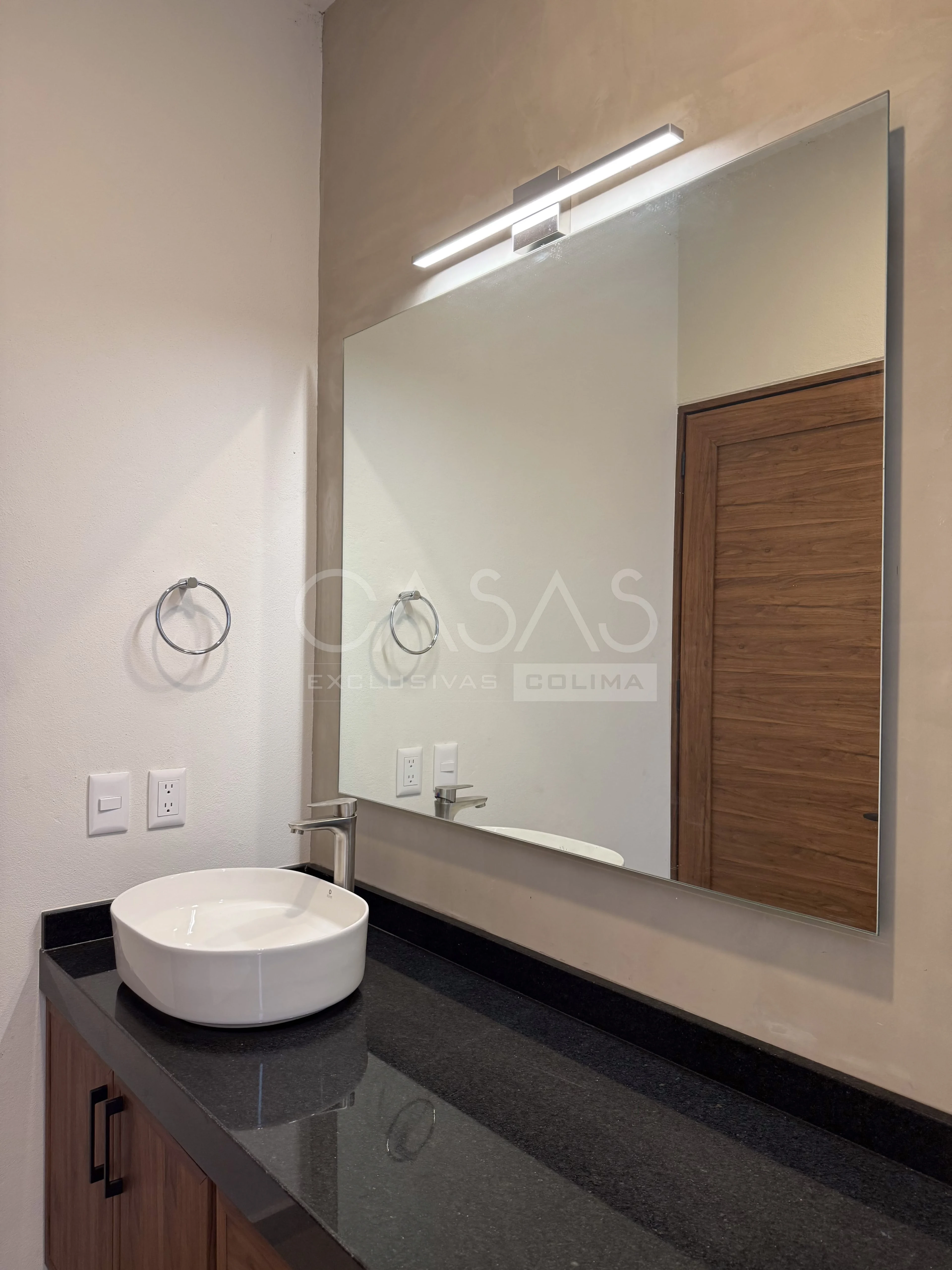 Hermosa casa en venta en nuevo desarrollo en zona norte en Colima 5