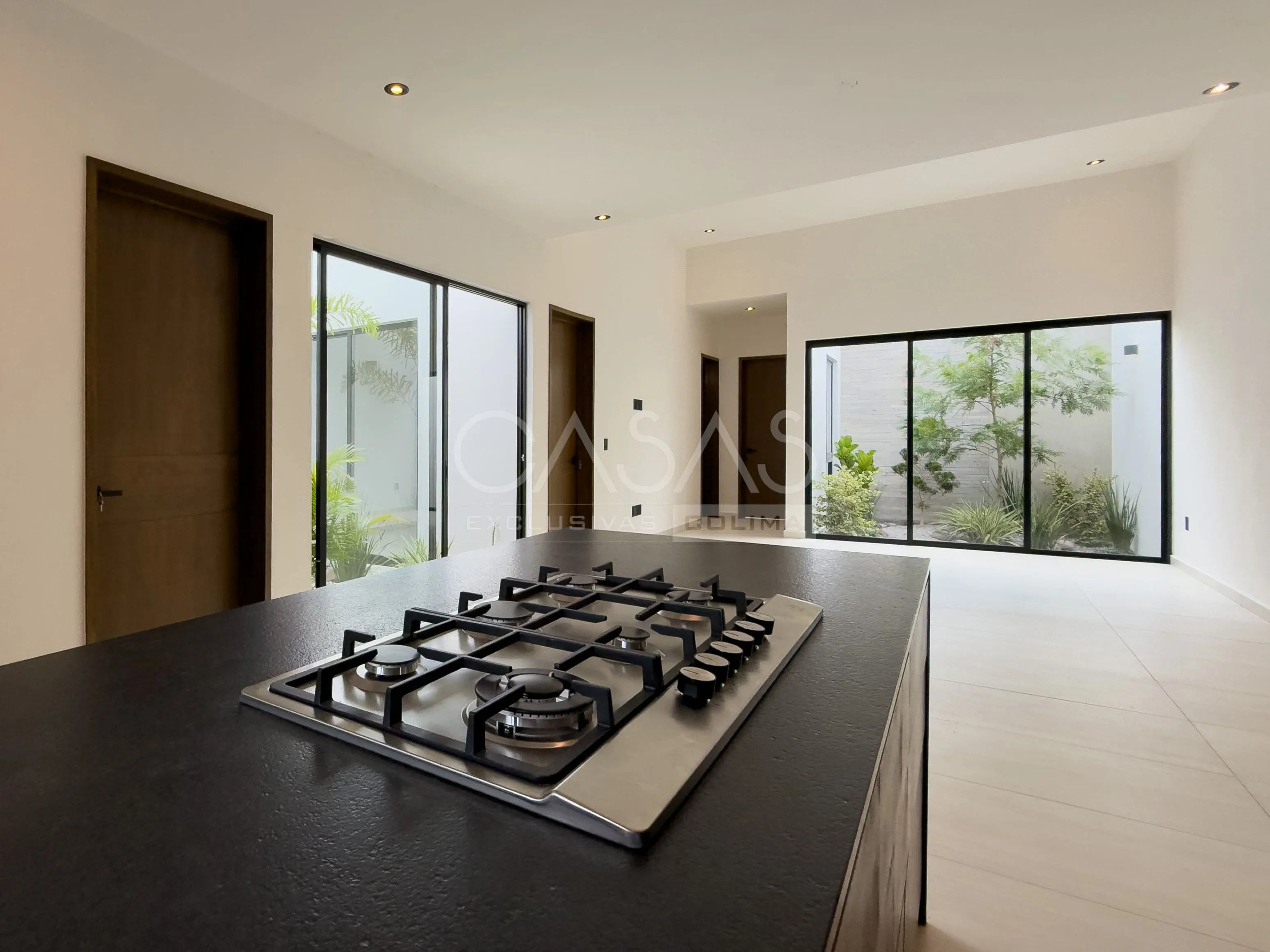 Preciosa casa en venta de alto lujo en zona residencial al norte de Colima 8