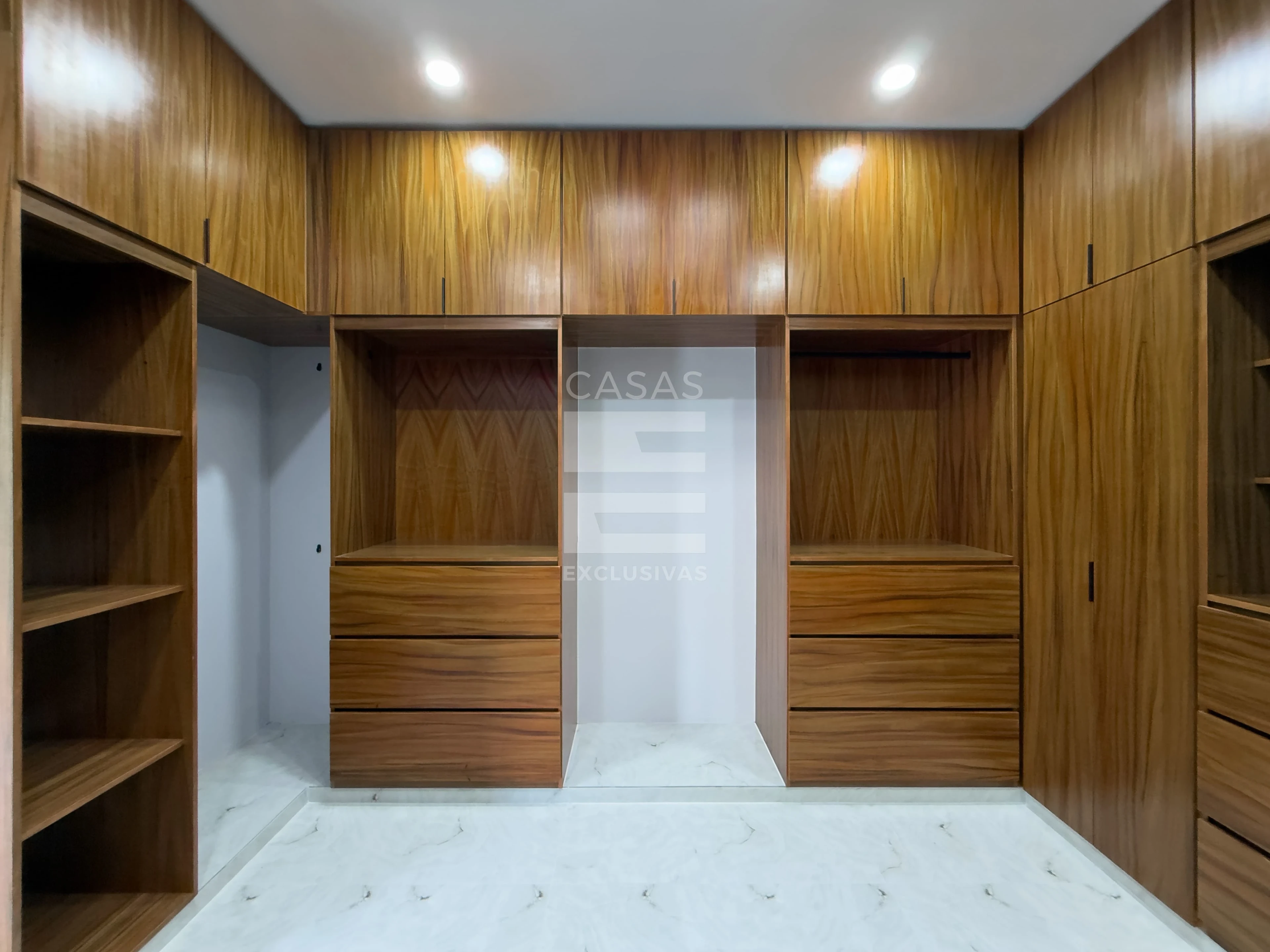 Preciosa casa en venta en zona norte de Colima con excelente ubicación 15