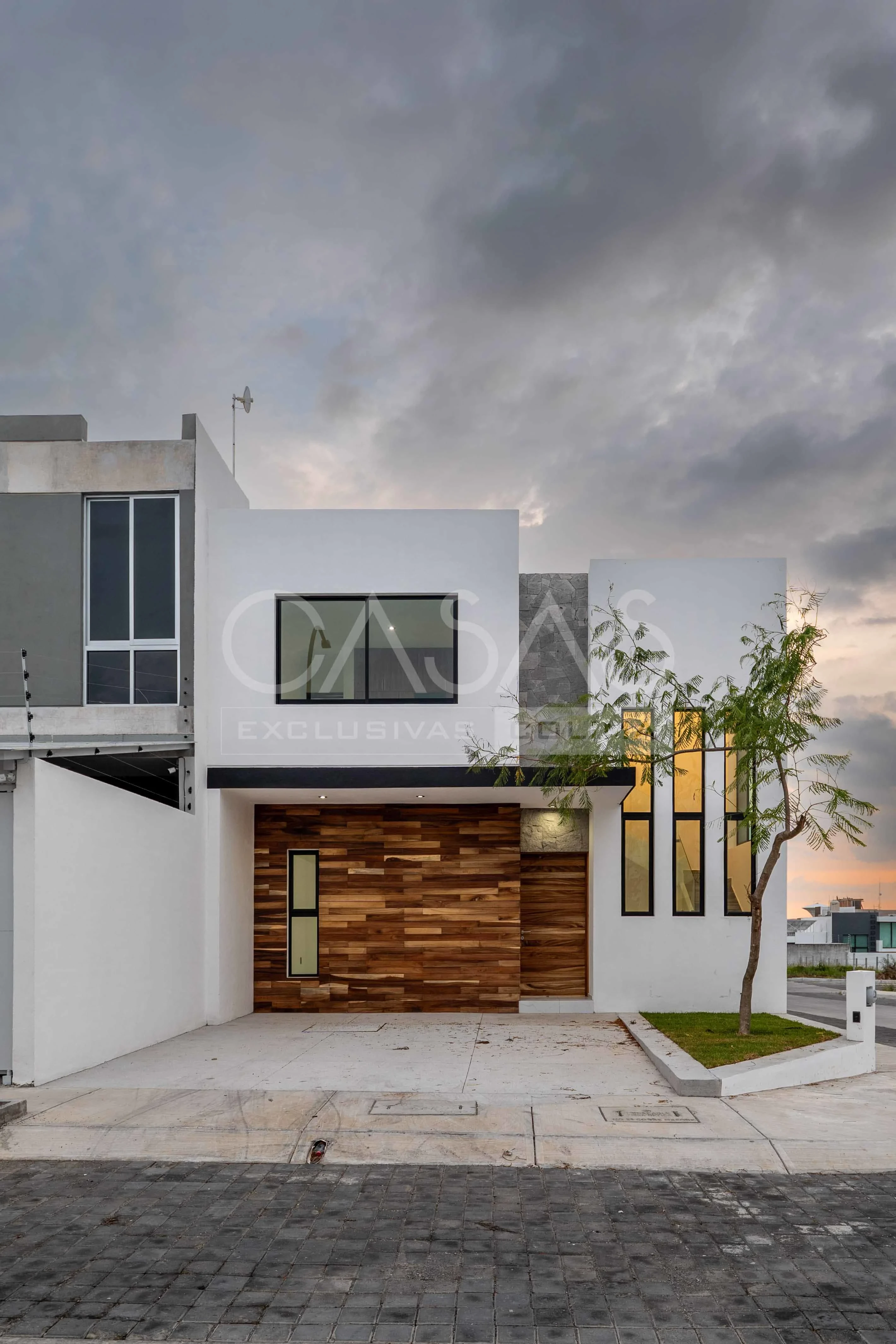 En venta hermosa casa en esquina en zona norte de Colima 3