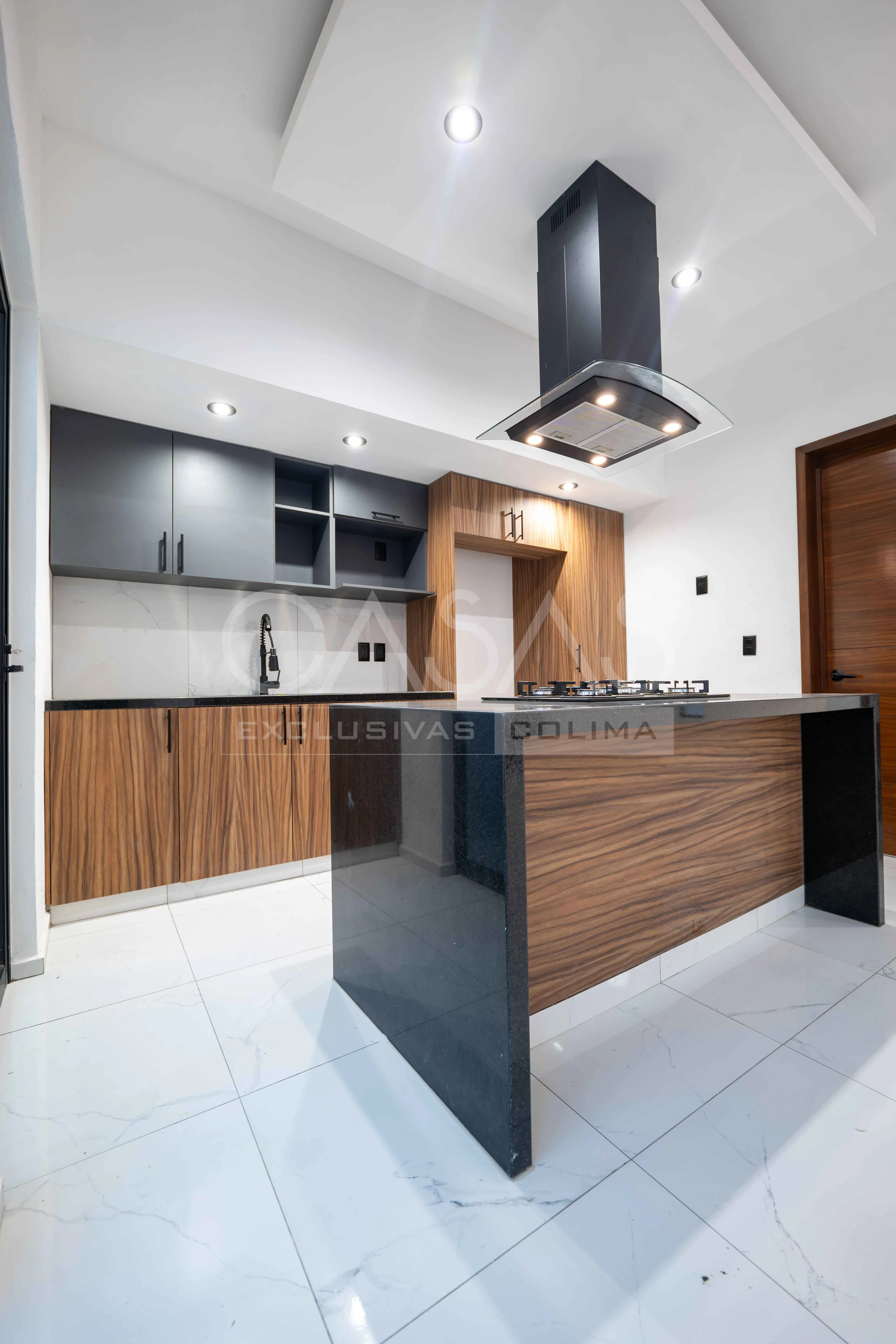 En venta hermosa casa en esquina en zona norte de Colima 9