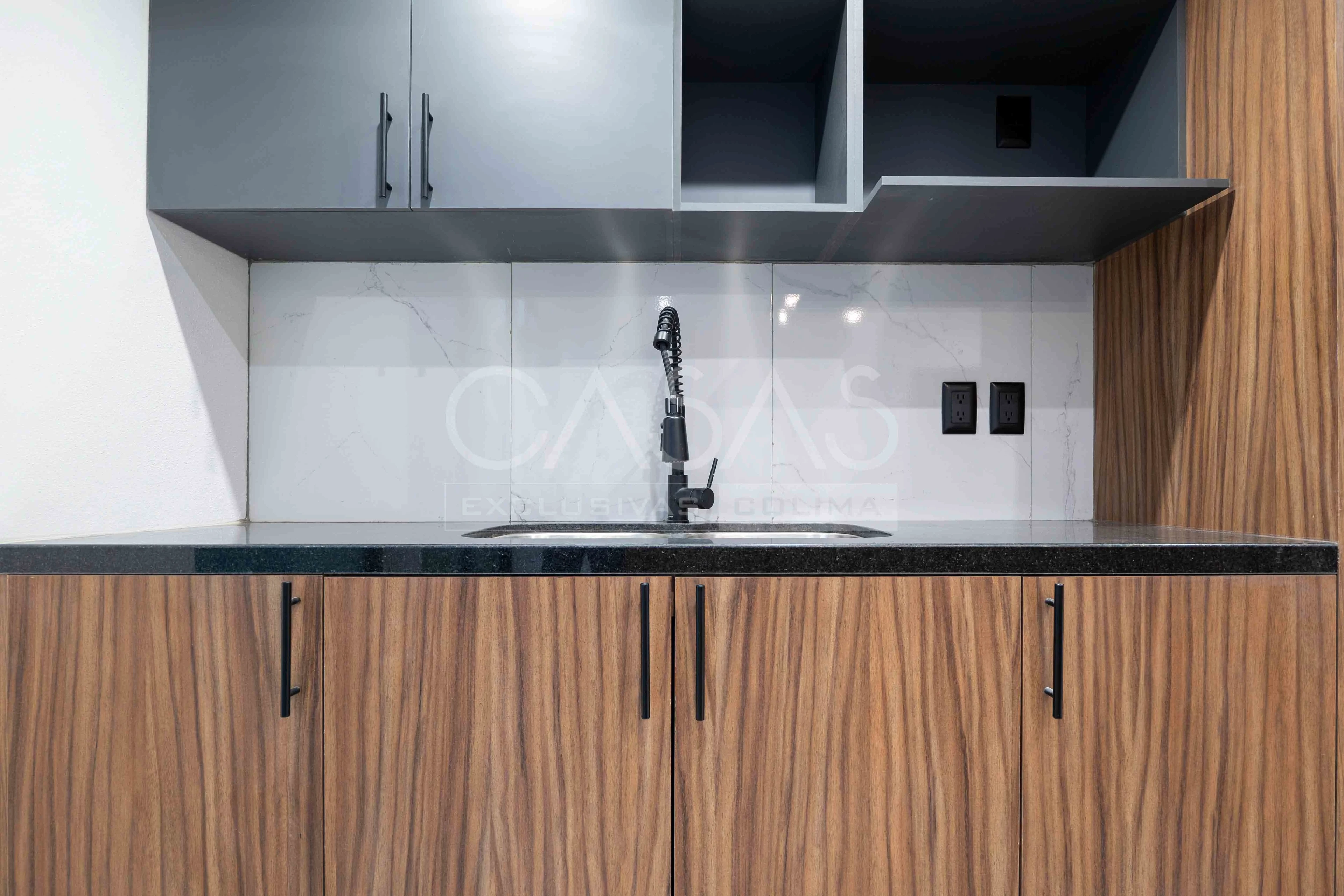 En venta hermosa casa en esquina en zona norte de Colima 8