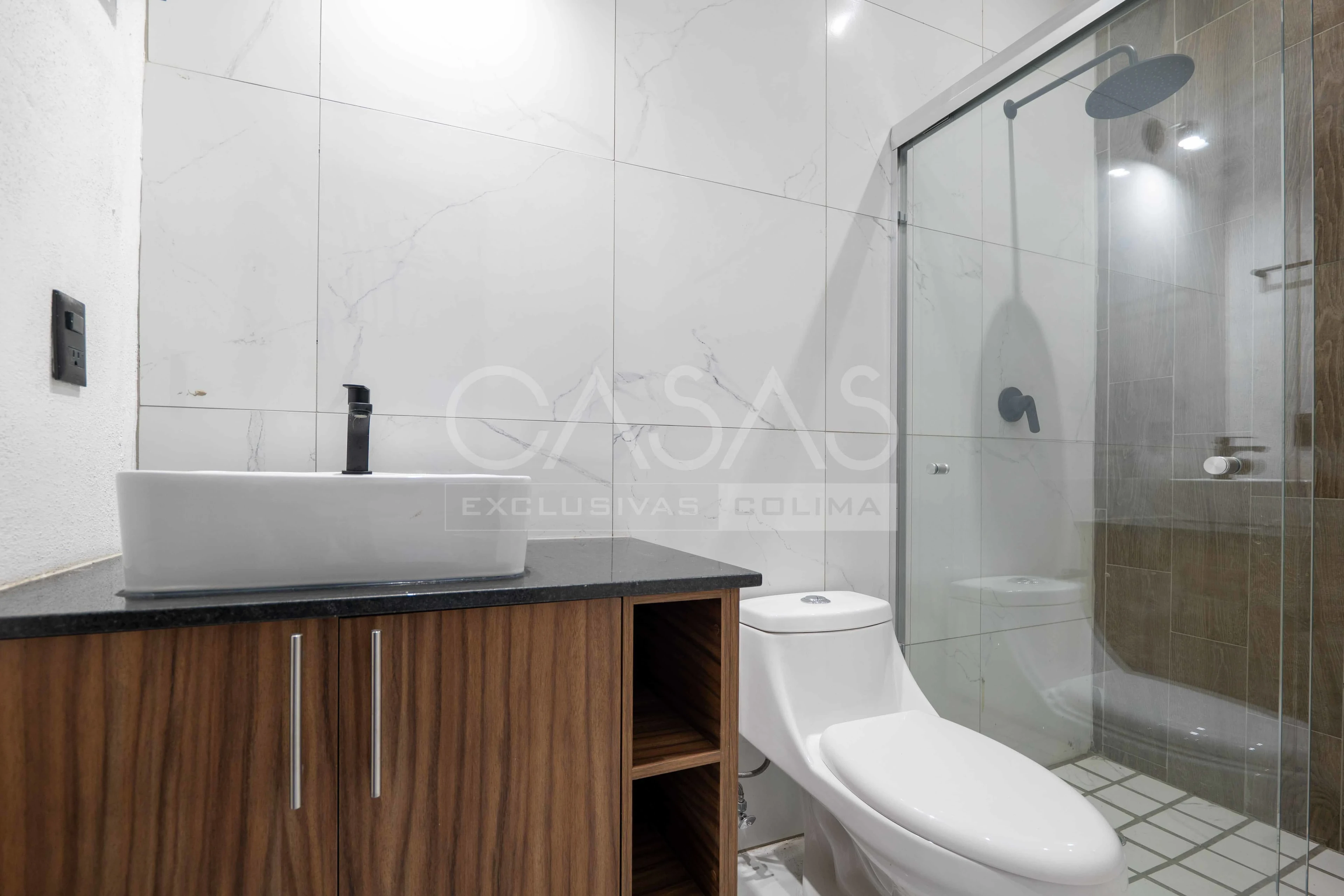 En venta hermosa casa en esquina en zona norte de Colima 17