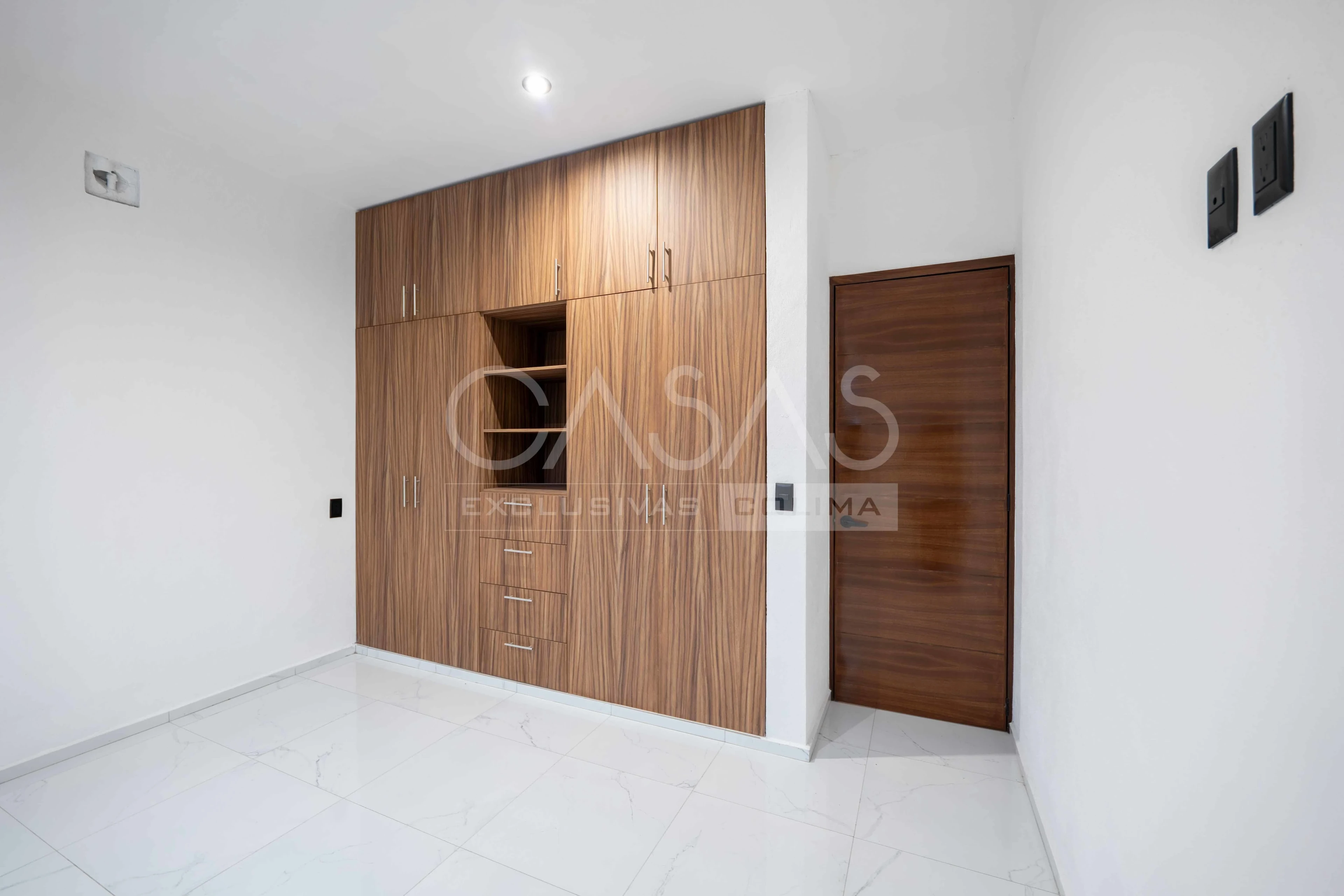 En venta hermosa casa en esquina en zona norte de Colima 16