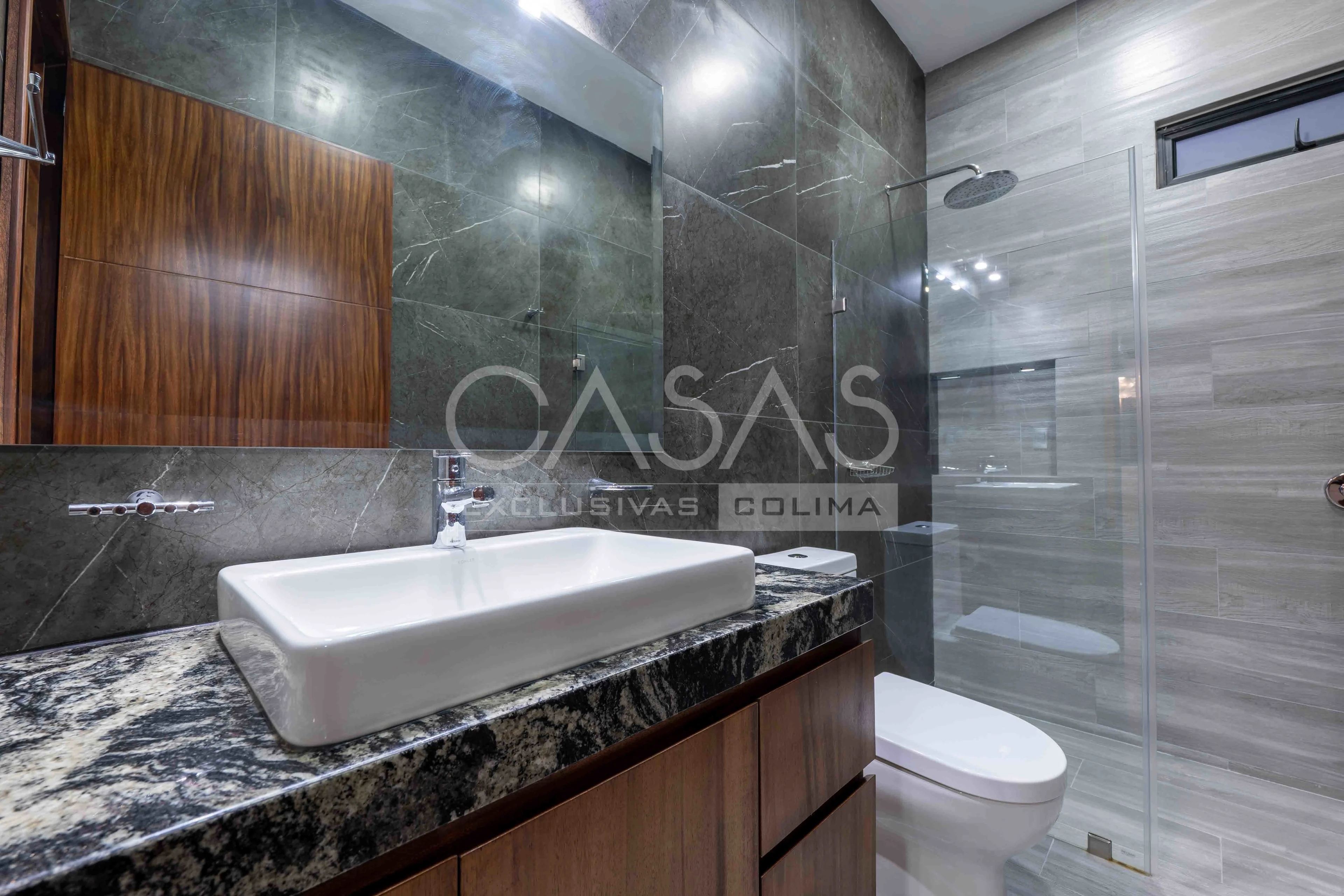 Casa en venta en zona norte de Colima con alberca 13