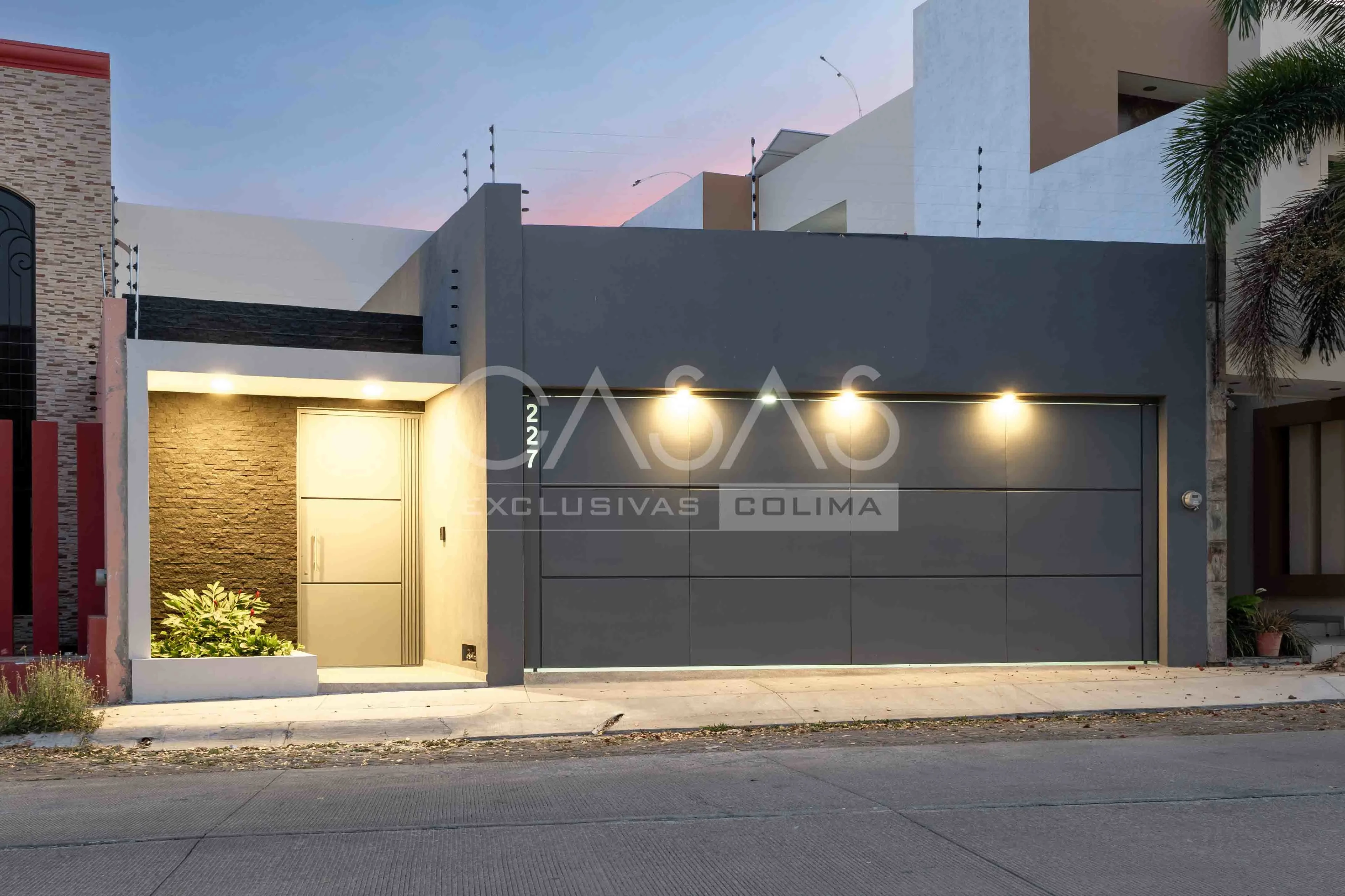 Casa en venta en zona norte de Colima con alberca