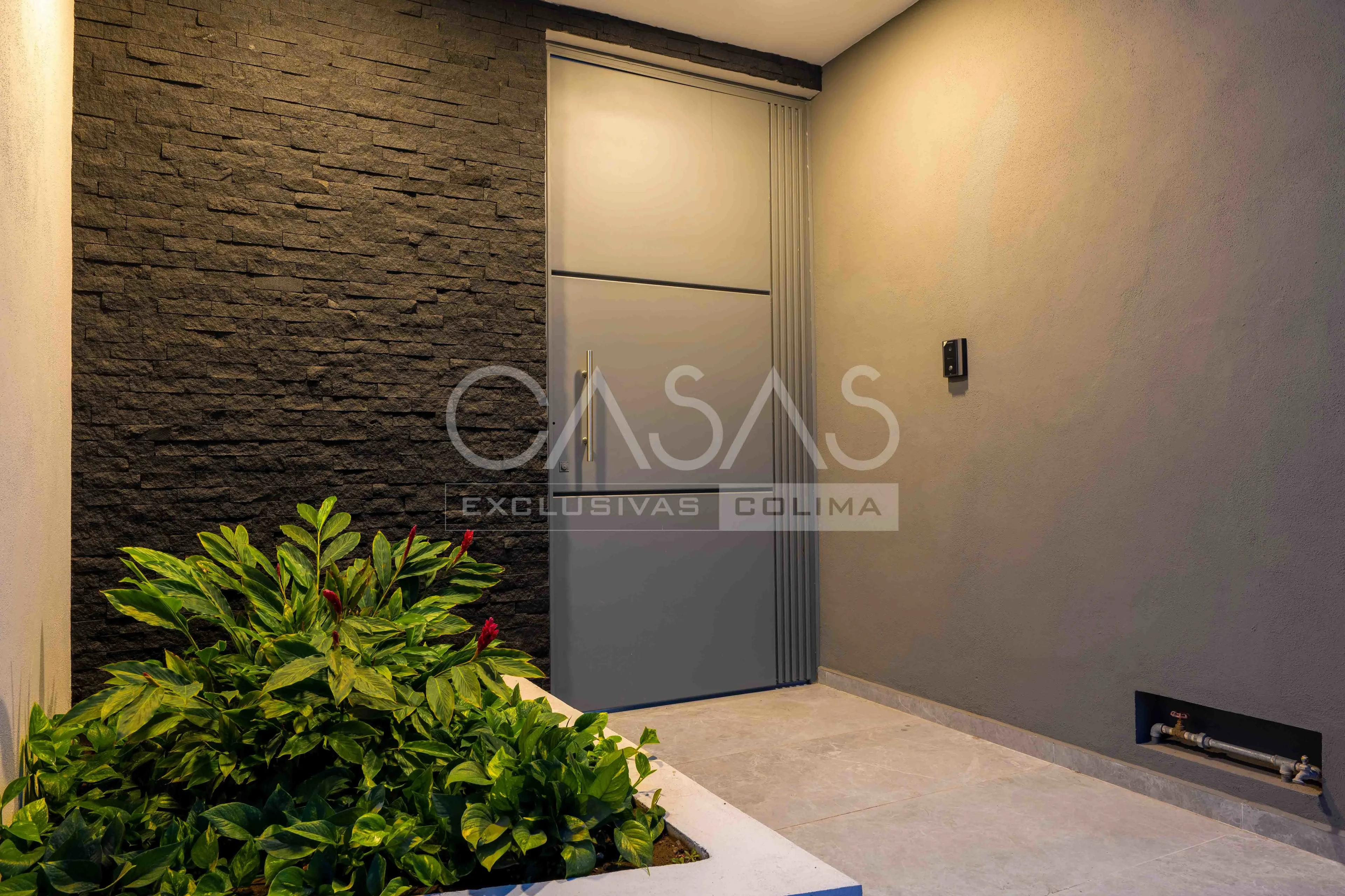 Casa en venta en zona norte de Colima con alberca 2