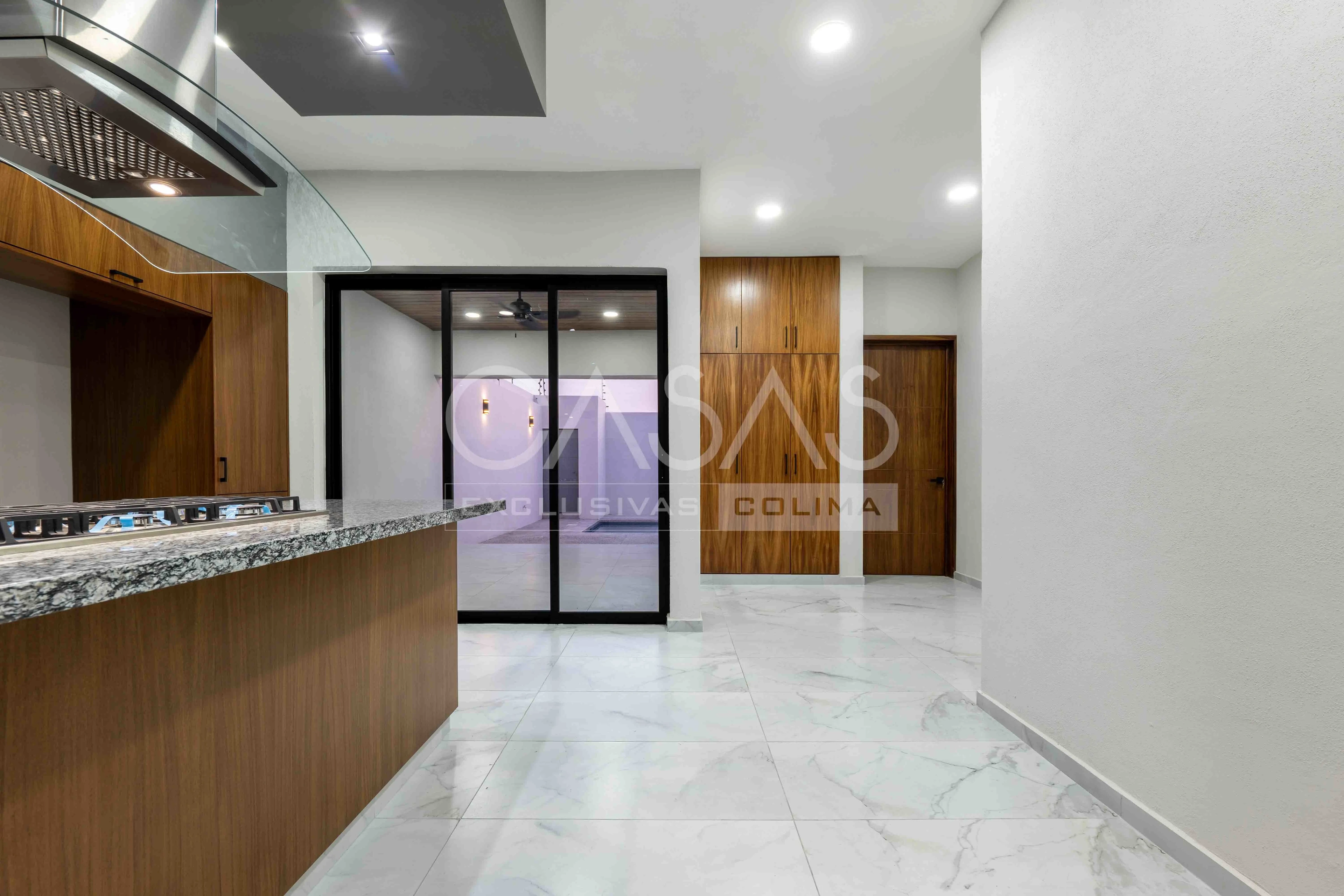 Casa en venta en zona norte de Colima con alberca 10