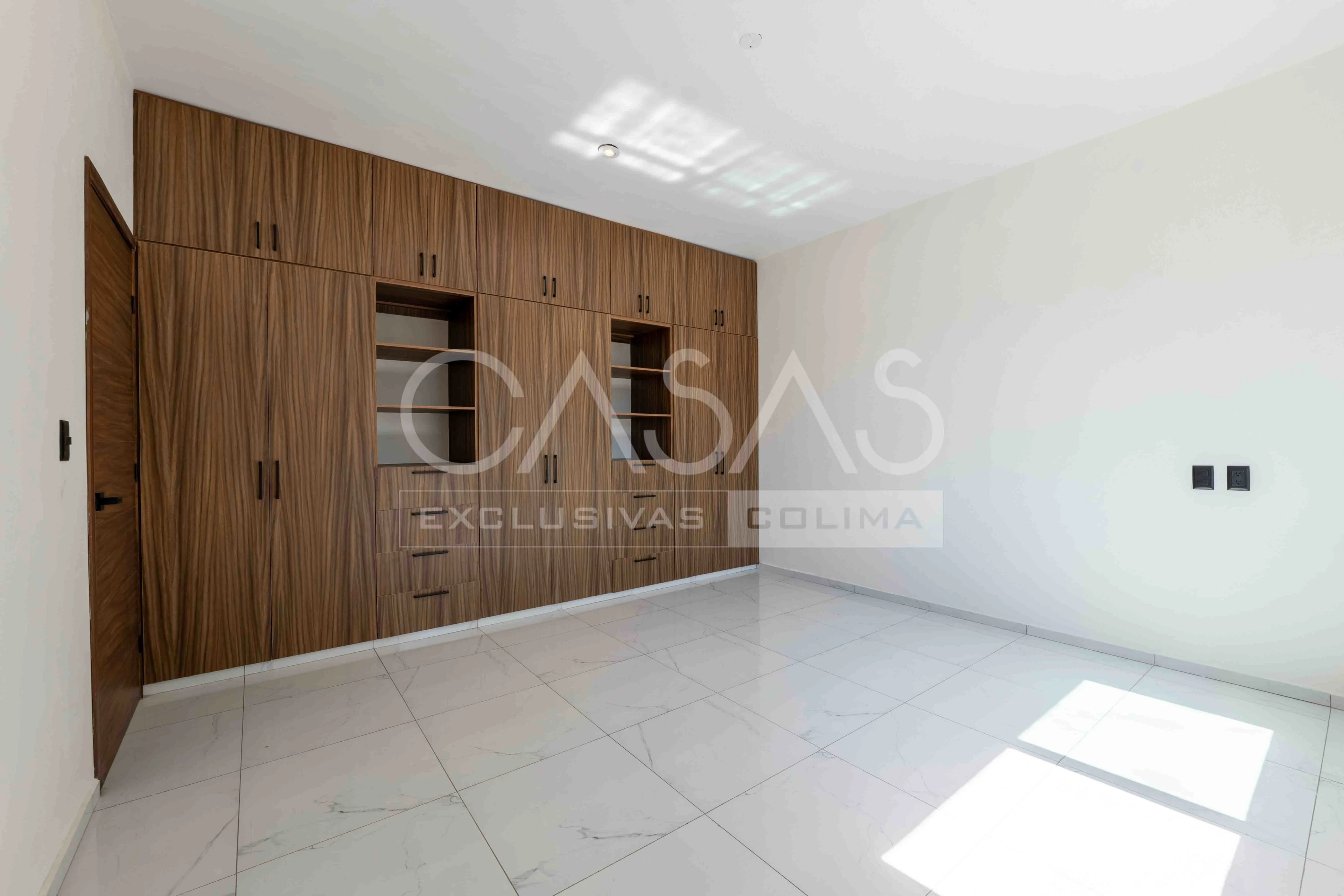 Preciosa casa en esquina en venta en zona norte de Colima, súper fresca y con amplios espacios 18