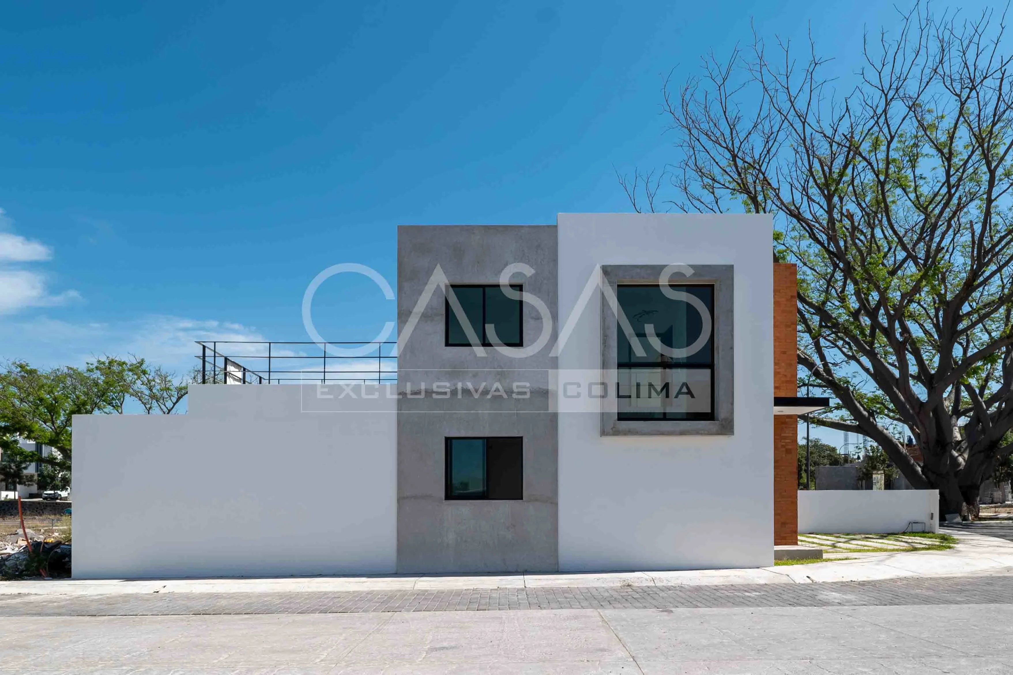 Preciosa casa en esquina en venta en zona norte de Colima, súper fresca y con amplios espacios 3