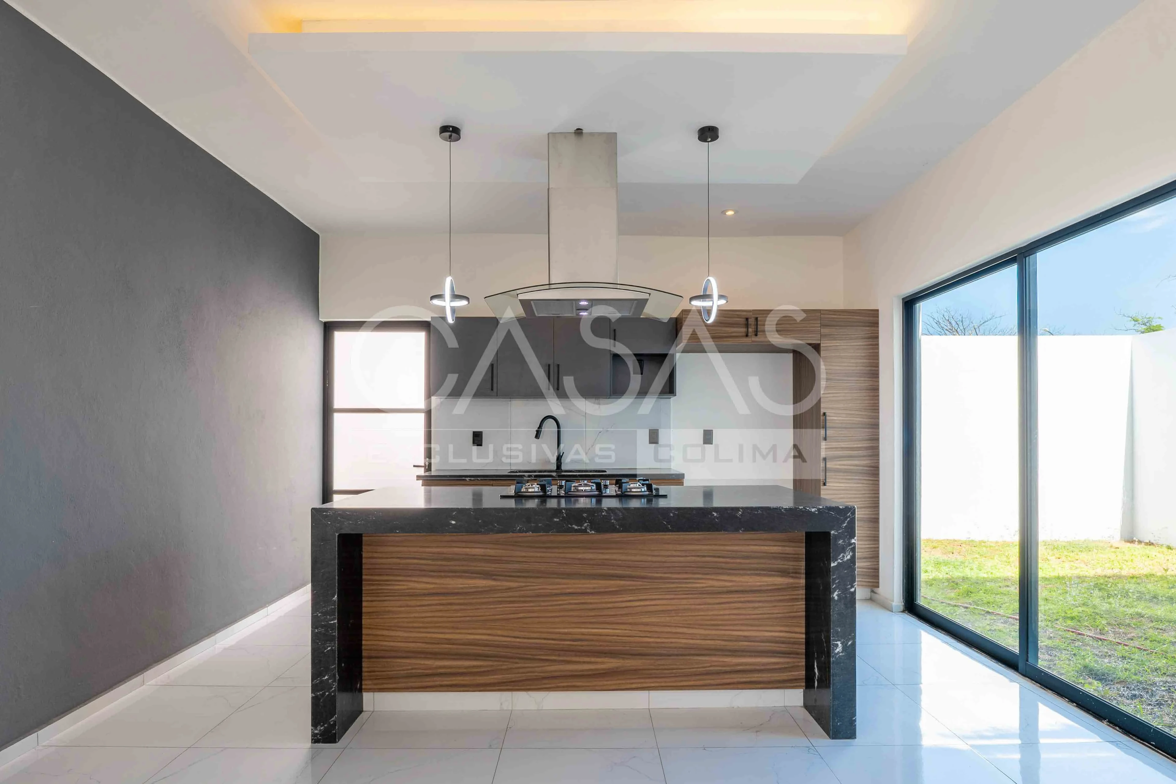 Preciosa casa en esquina en venta en zona norte de Colima, súper fresca y con amplios espacios 6