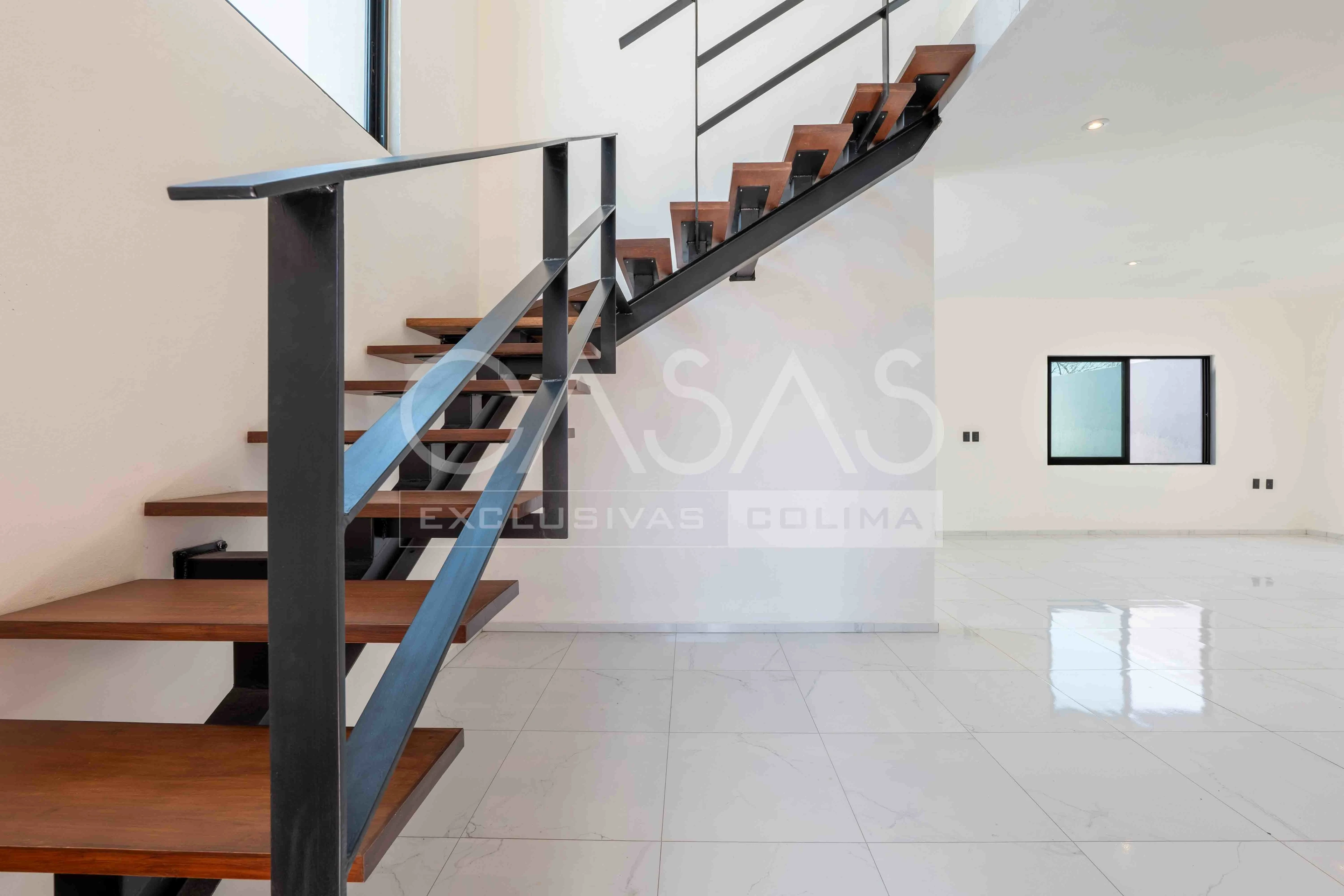 Preciosa casa en esquina en venta en zona norte de Colima, súper fresca y con amplios espacios 4