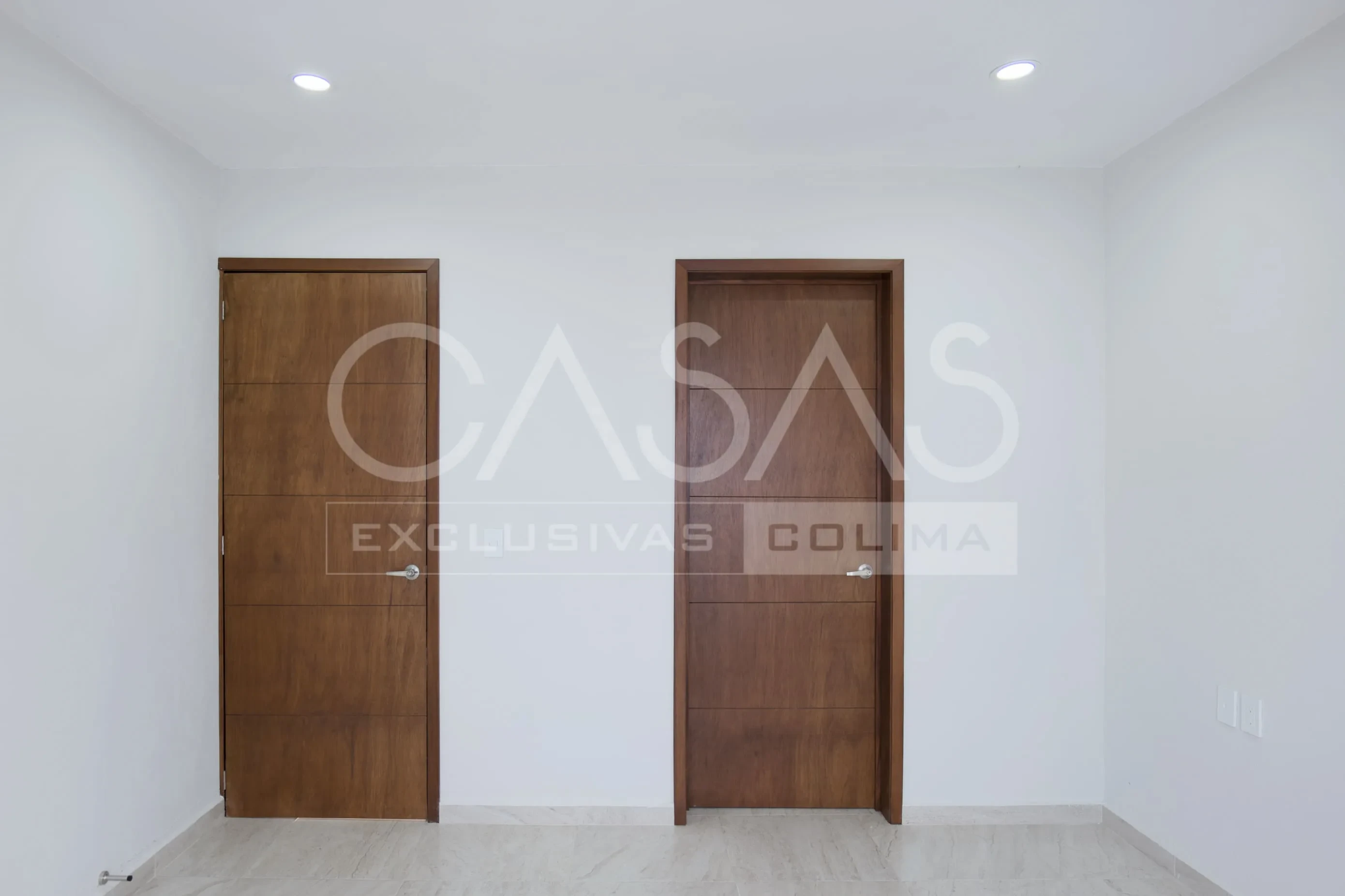 Hermosa casa en venta sobre avenida principal, zona norte de Colima, a pasos de jardín principal 13