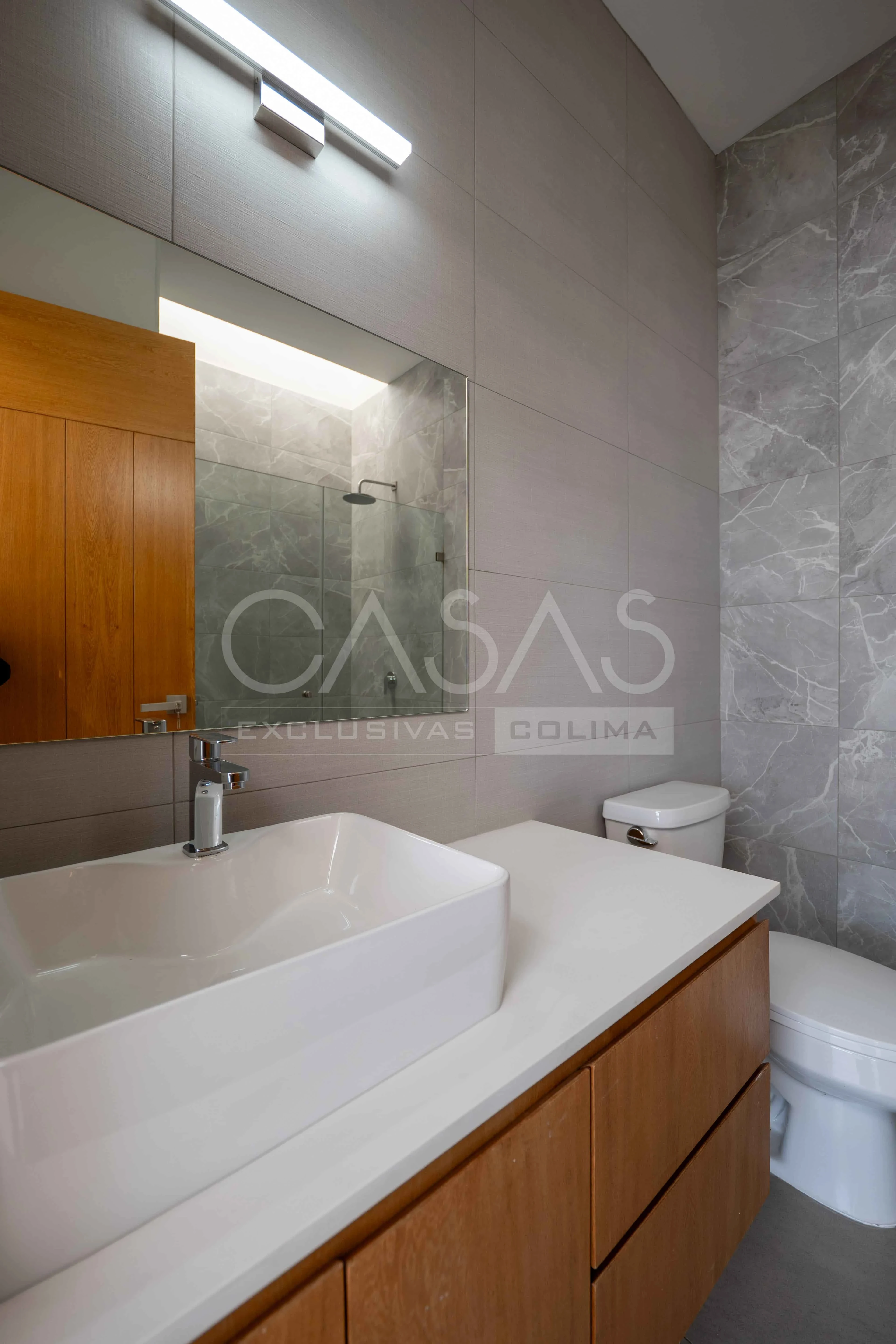 Bellísima residencia en venta en esquina, Zona norte de Colima 18