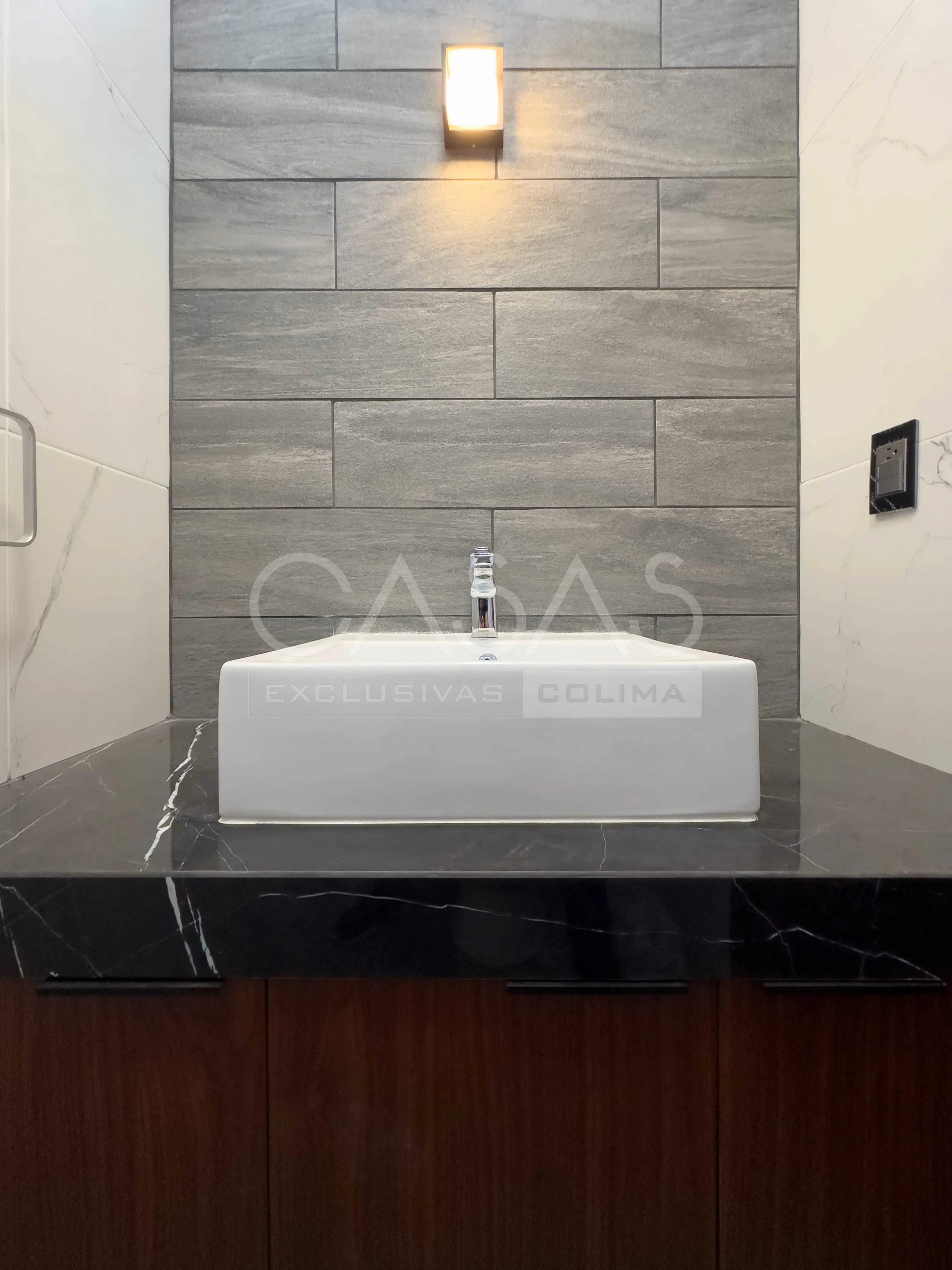 Hermosa y amplia casa en venta al norte de Villa de Álvarez, zona Residencial 3