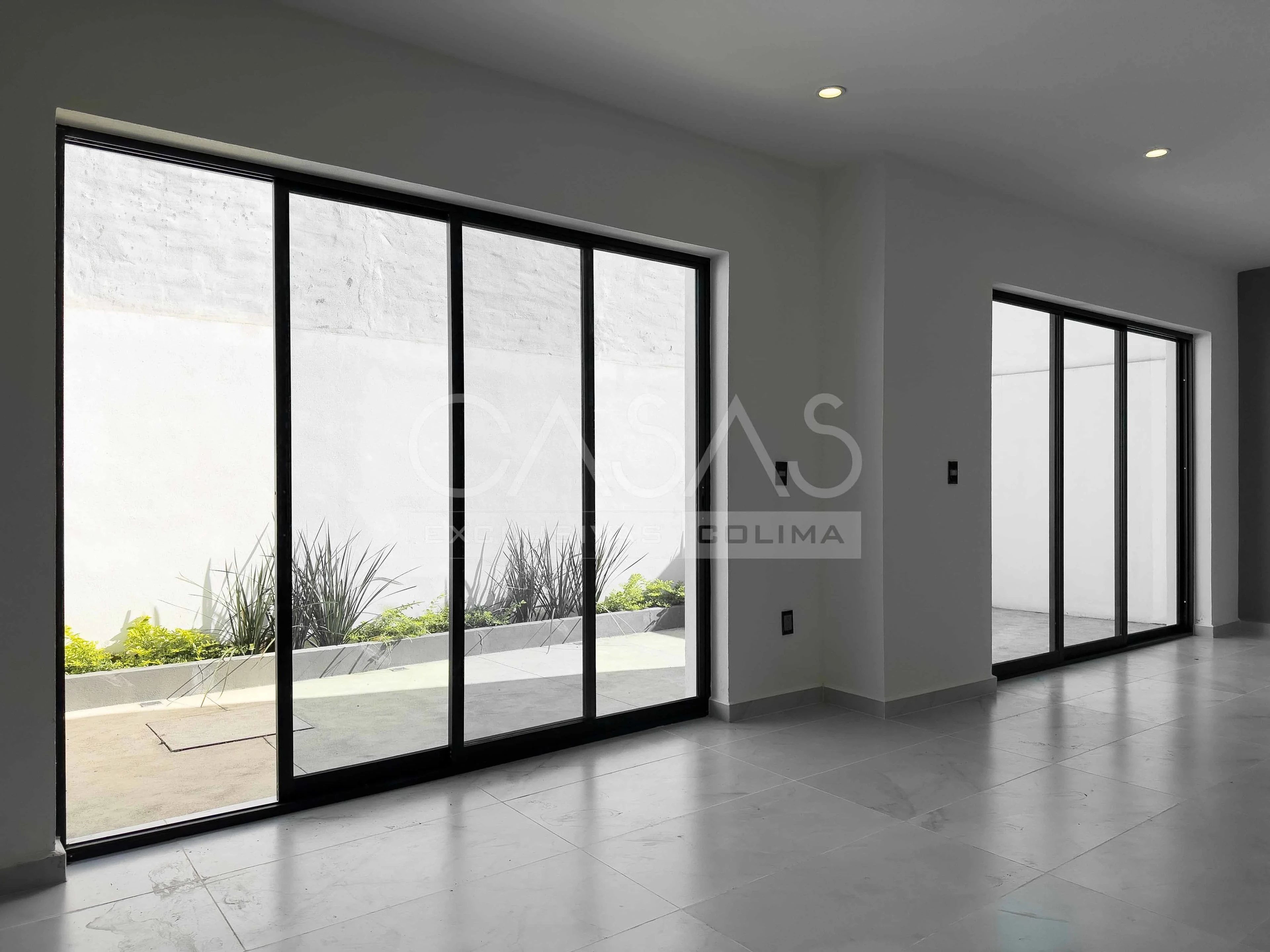 Hermosa y amplia casa en venta al norte de Villa de Álvarez, zona Residencial 10