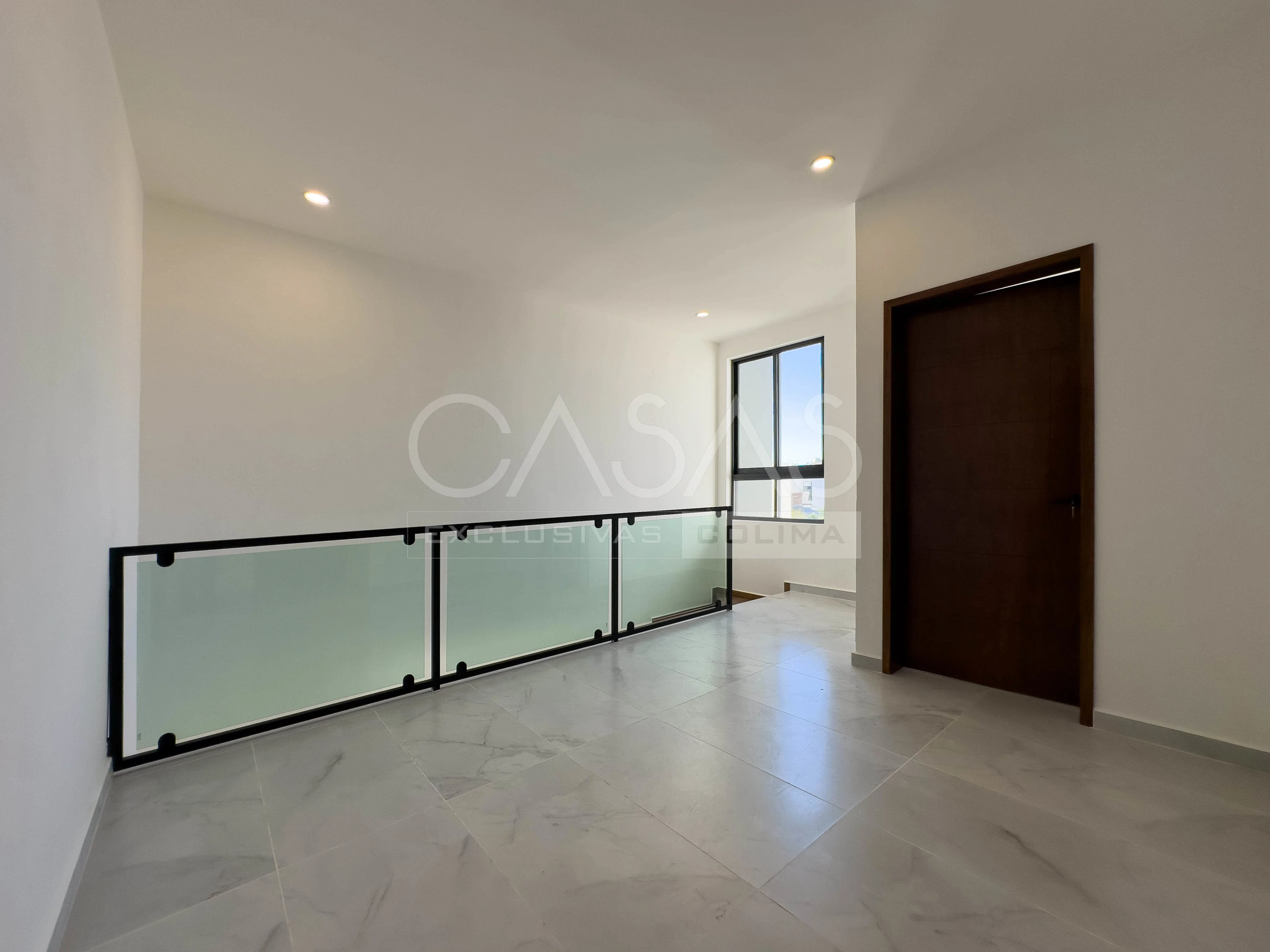Hermosa y amplia casa en venta al norte de Villa de Álvarez, zona Residencial 14
