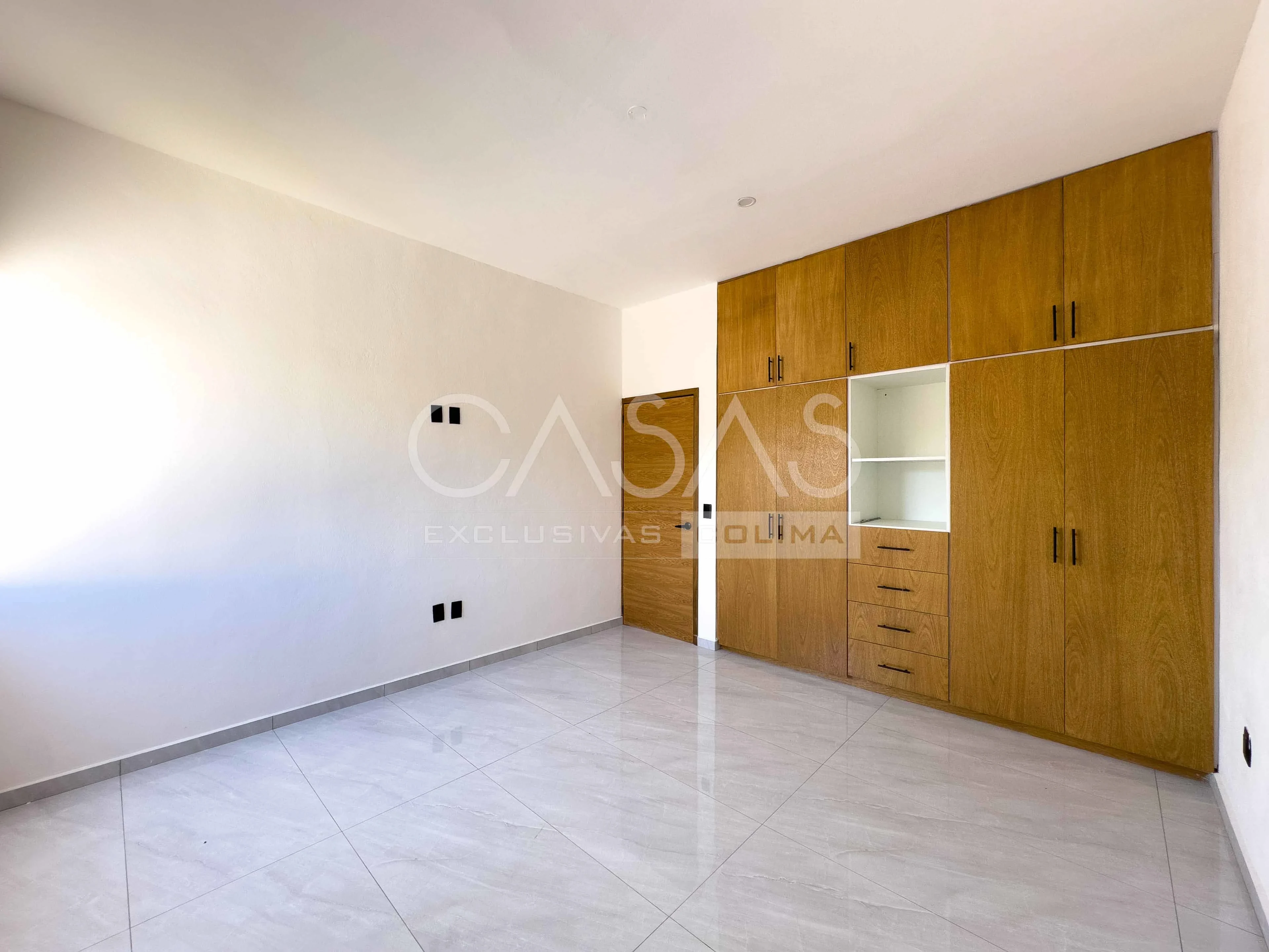 Hermosa casa en venta al norte de Colima, subiendo por Ex Colegio Inglés 12