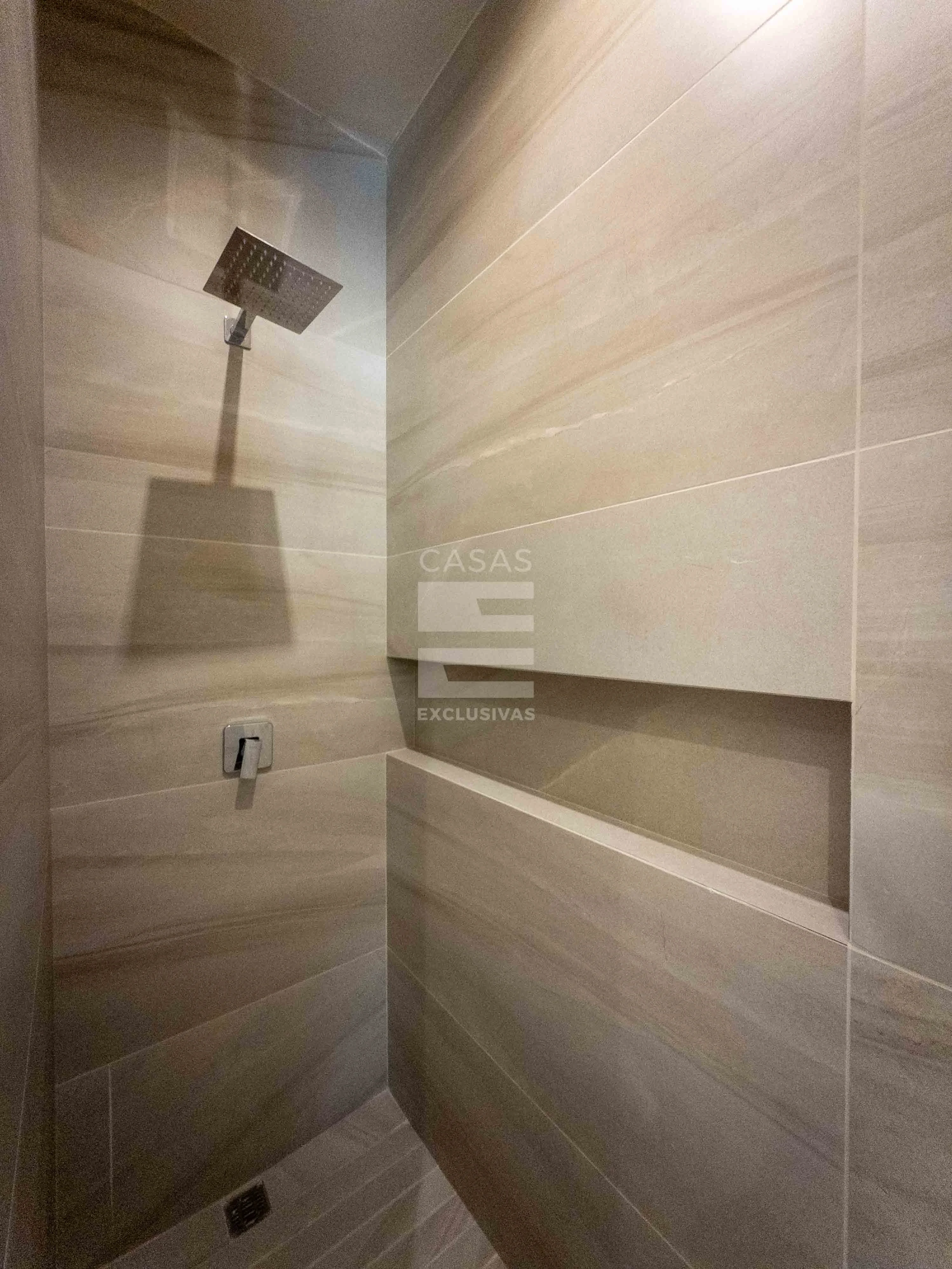 Hermosa casa en venta dentro de coto privado en una planta, zona norte de Colima 8