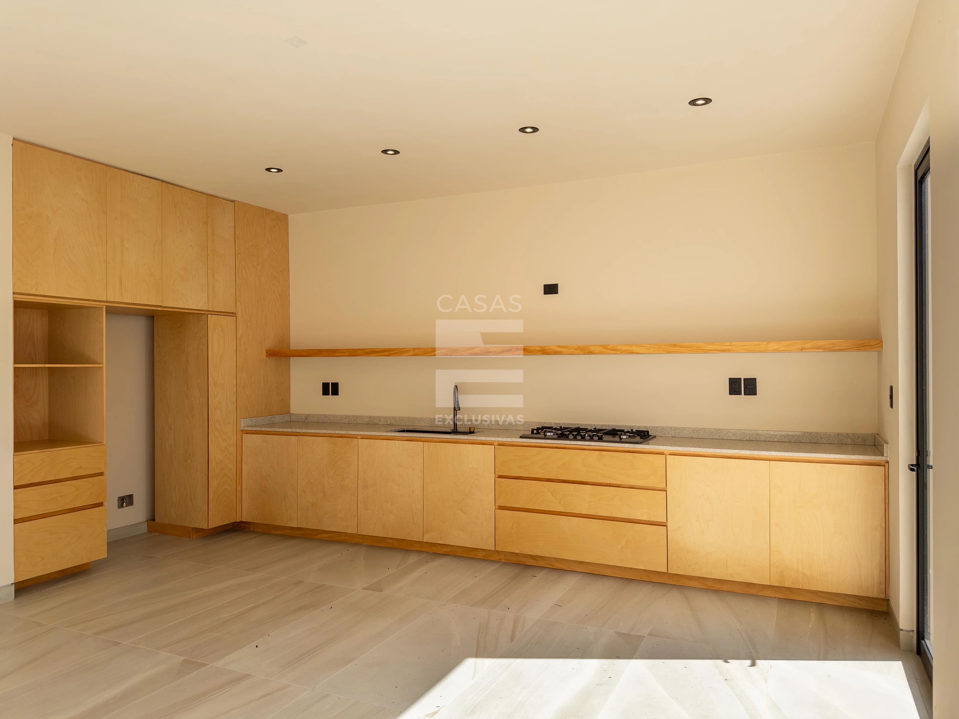 Hermosa casa en venta dentro de coto privado en una planta, zona norte de Colima 7