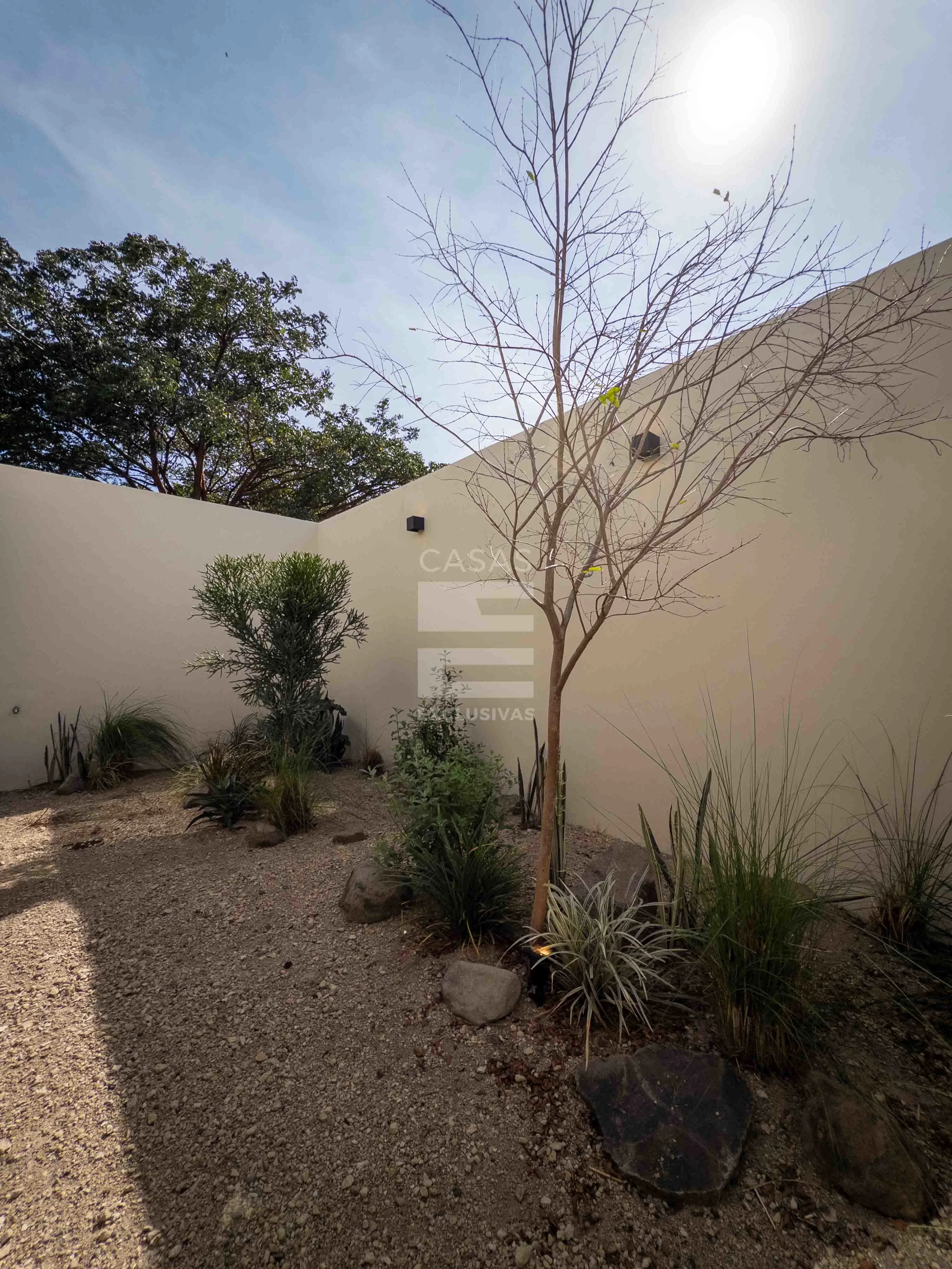 Hermosa casa en venta dentro de coto privado en una planta, zona norte de Colima 14