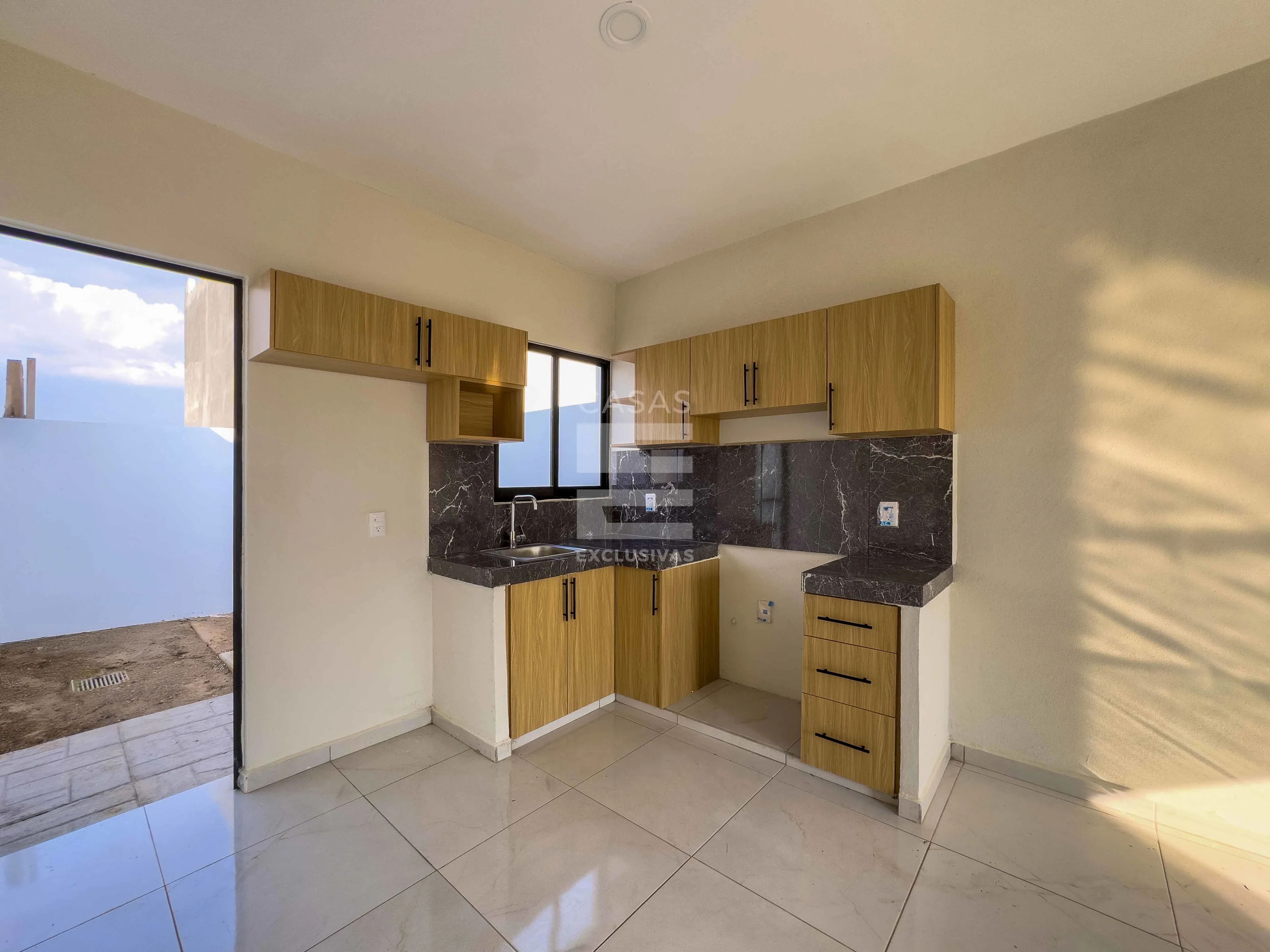 Casas en venta en Villa de Álvarez Colima, Colonia Montellano 3