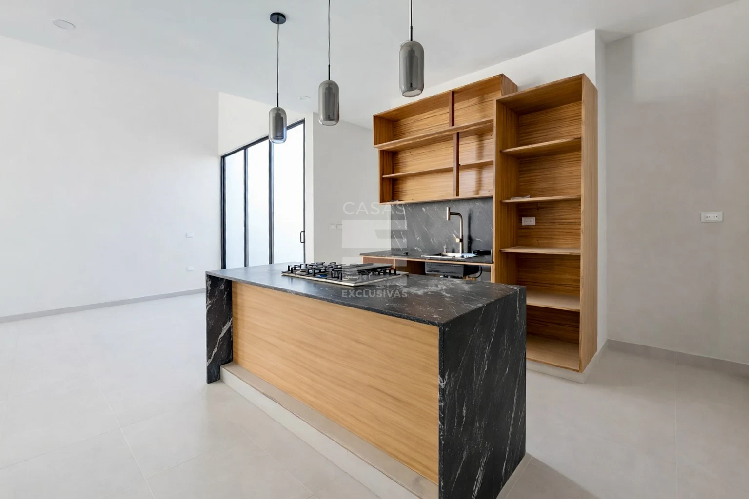 Casa en venta en Colima, Colonia Real de Comala con doble altura en sala y comedor 4