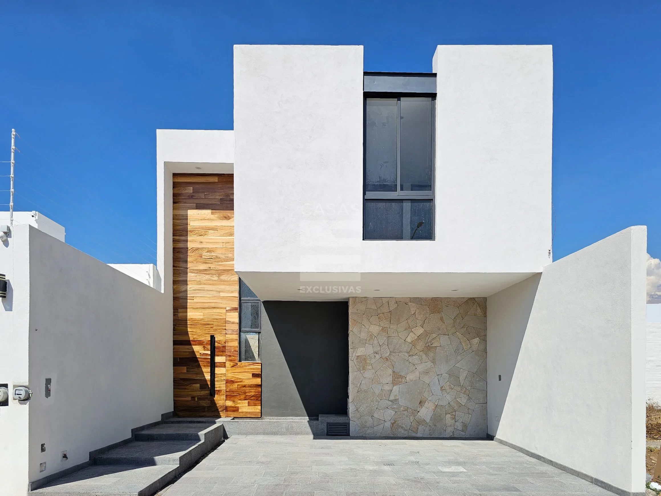 Casa en venta en Colima, Colonia Real de Comala con doble altura en sala y comedor