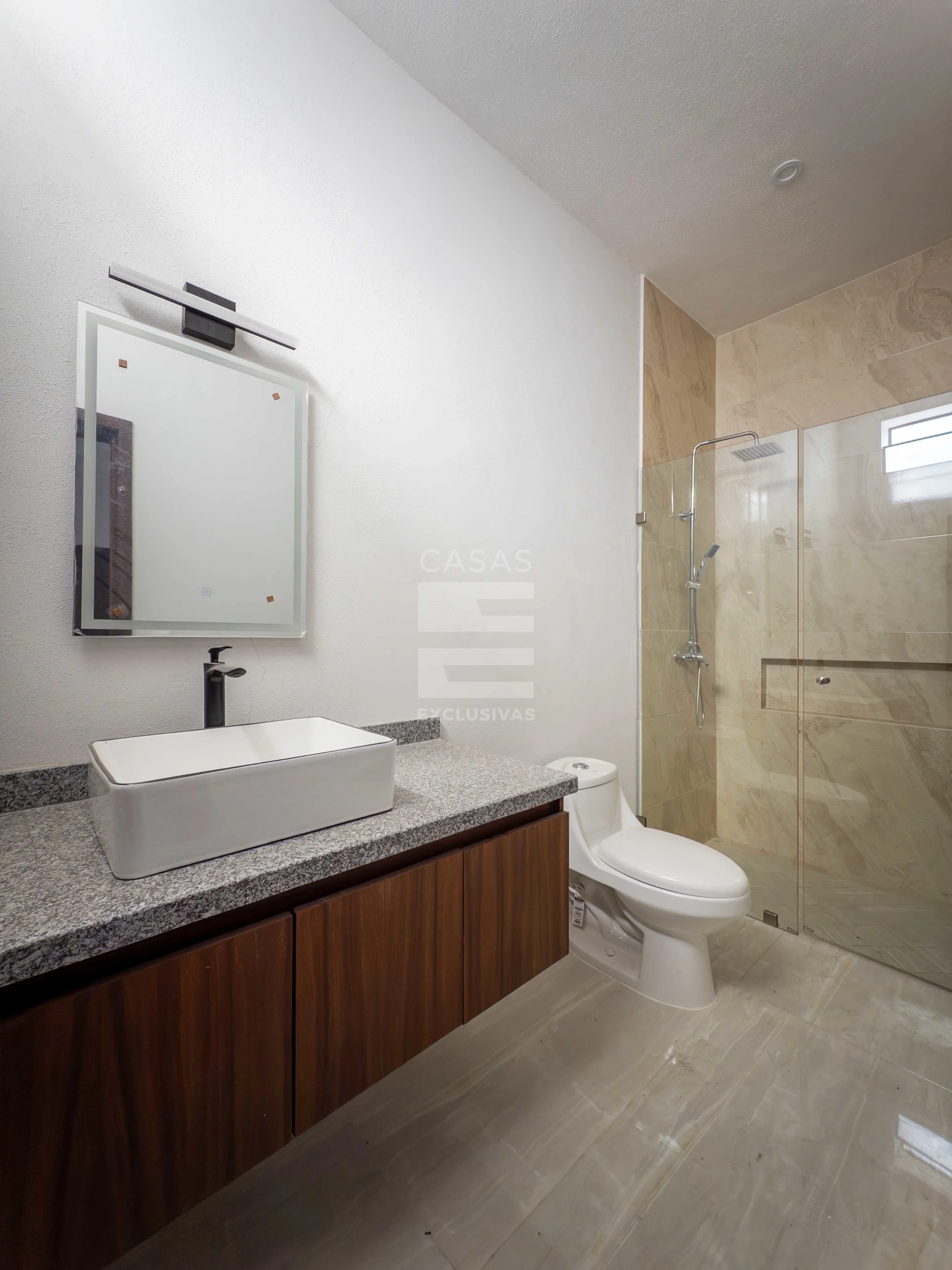 Casa en venta en zona de alta plusvalía en Colima, Real de Comala 10