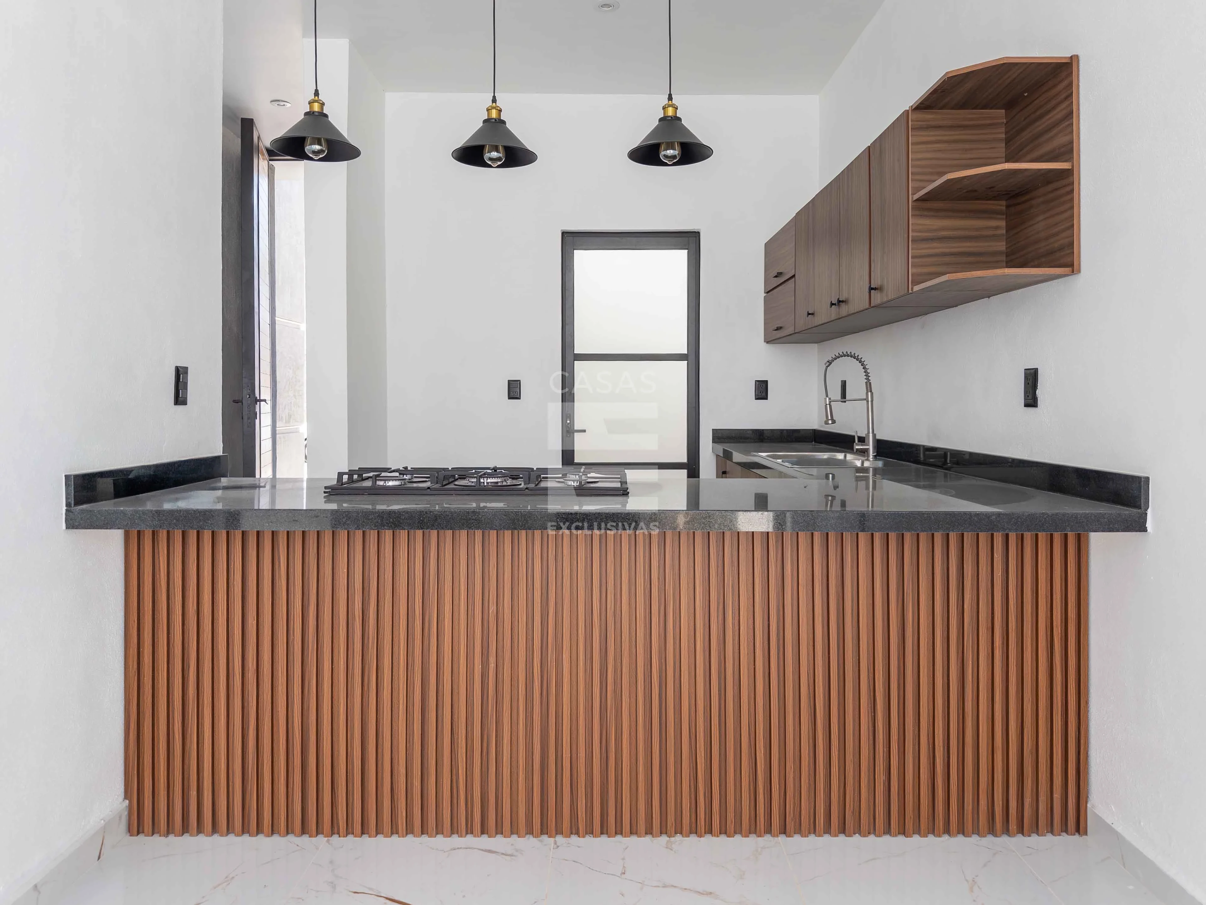 Preciosa casa en venta en Comala, a una cuadra del andador 6