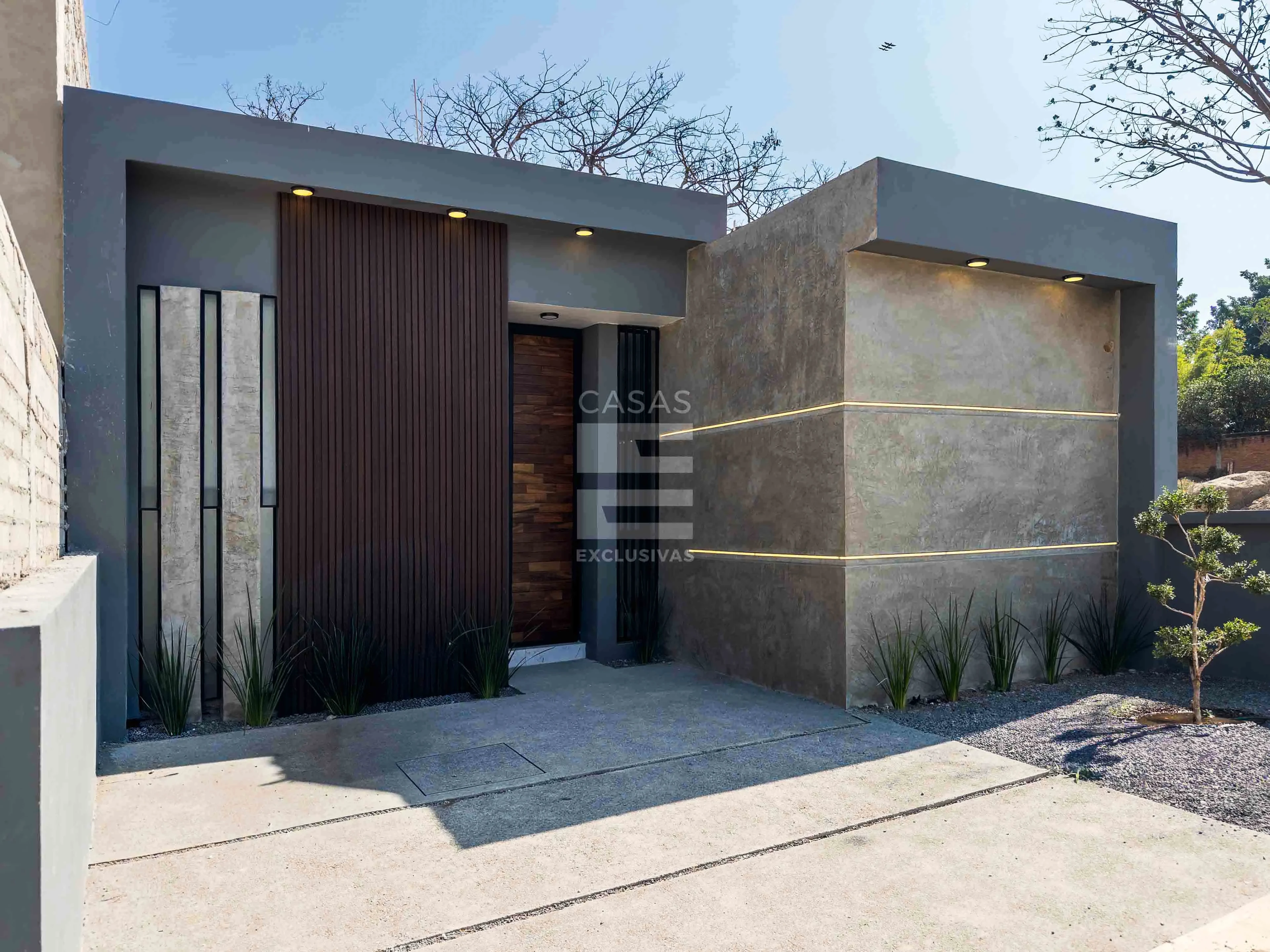 Preciosa casa en venta en Comala, a una cuadra del andador 2