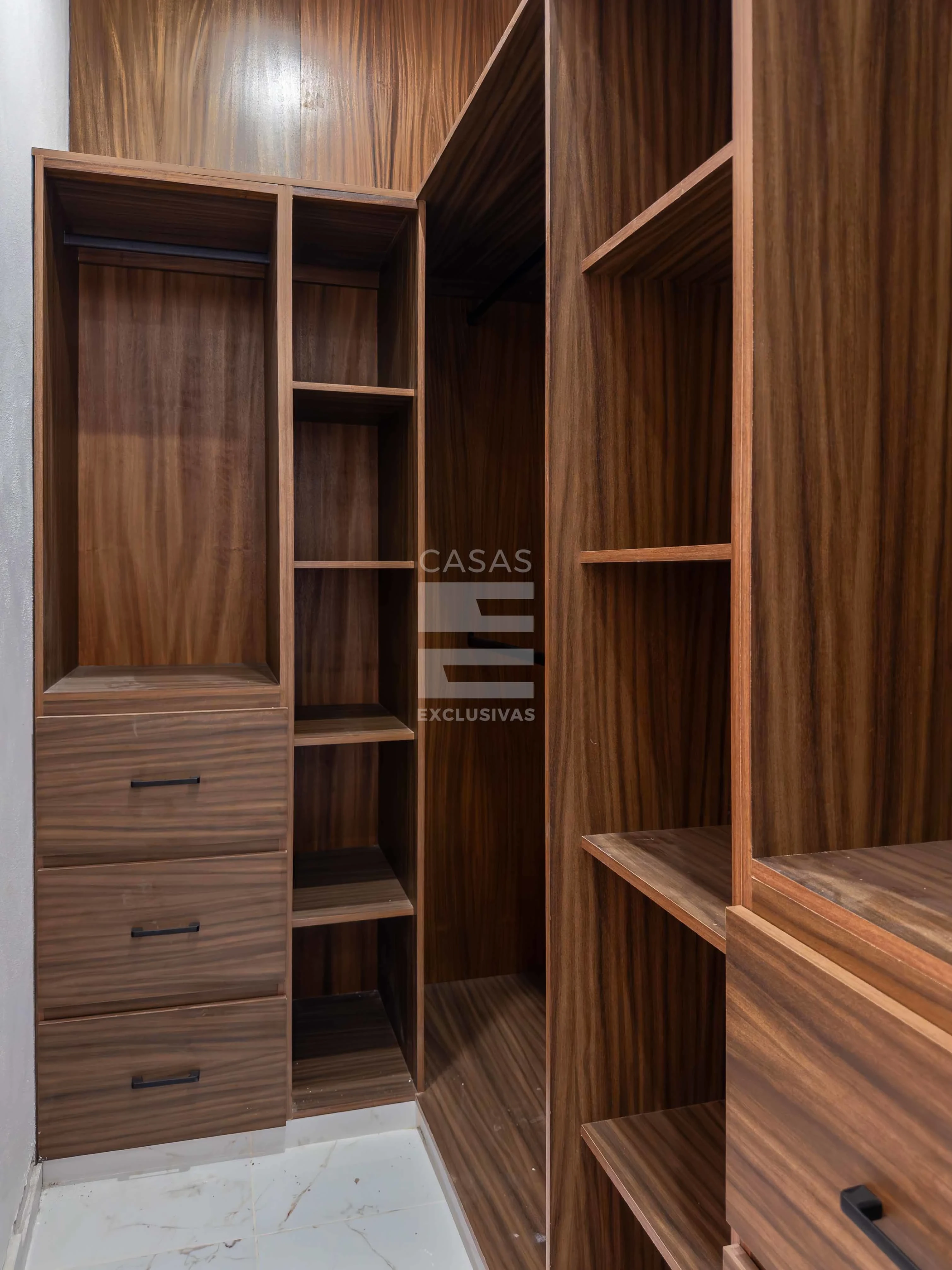 Preciosa casa en venta en Comala, a una cuadra del andador 9