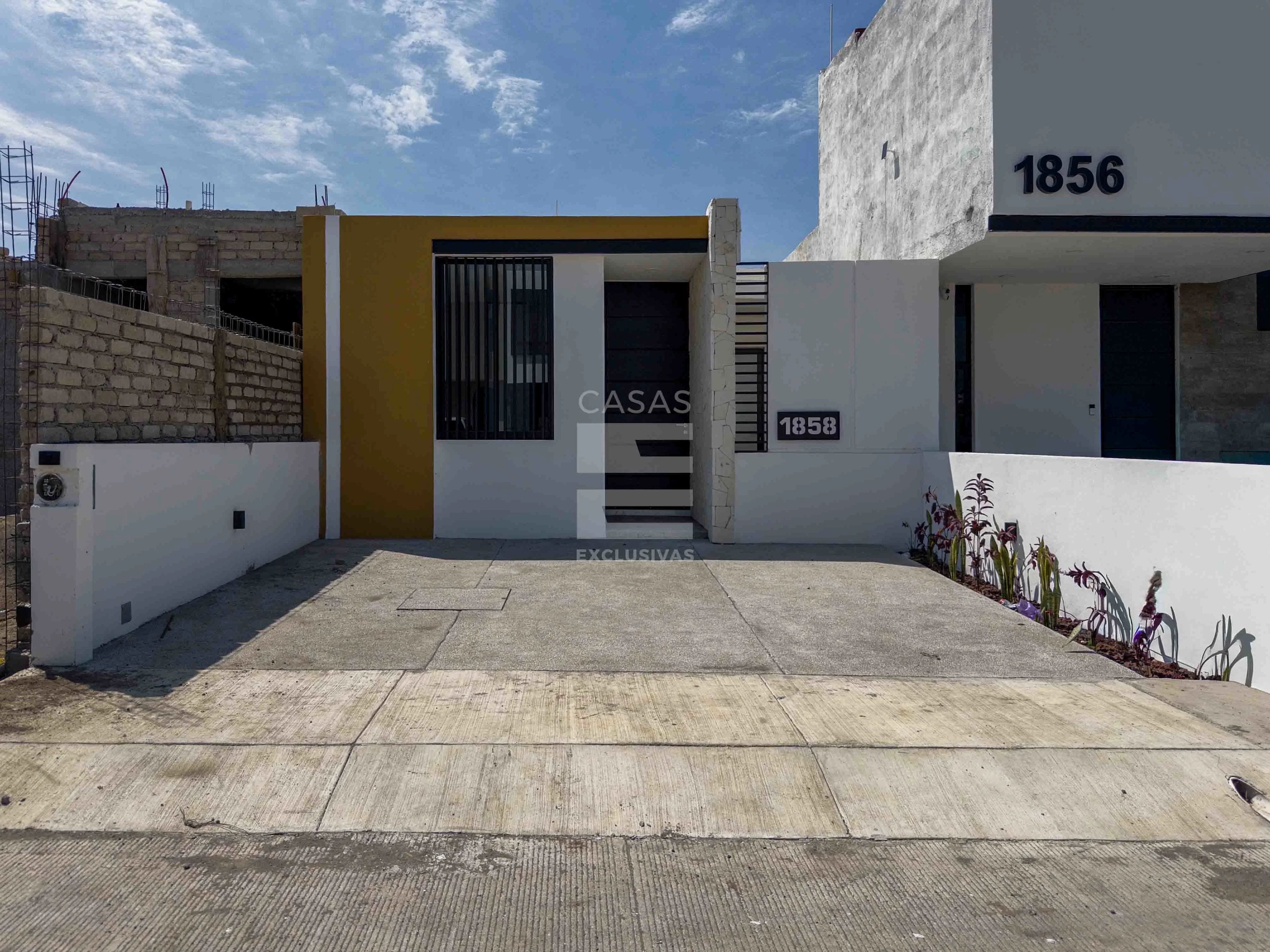 Casa en venta al norte de Colima en residencial Punto Rioja una planta