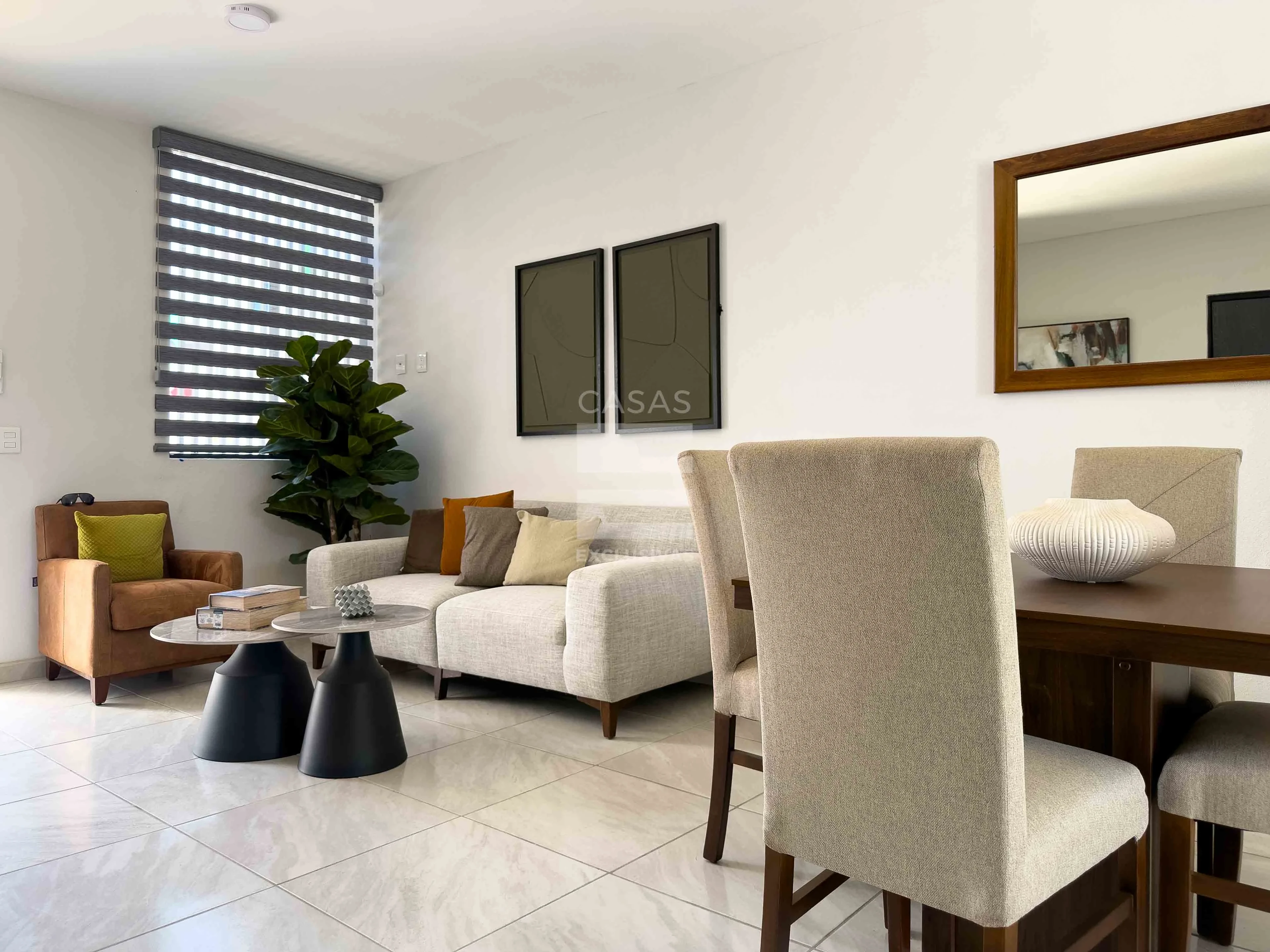 Casa en venta en VdeA con excelente ubicación, a una cuadra de avenida J. Merced Cabrera 3