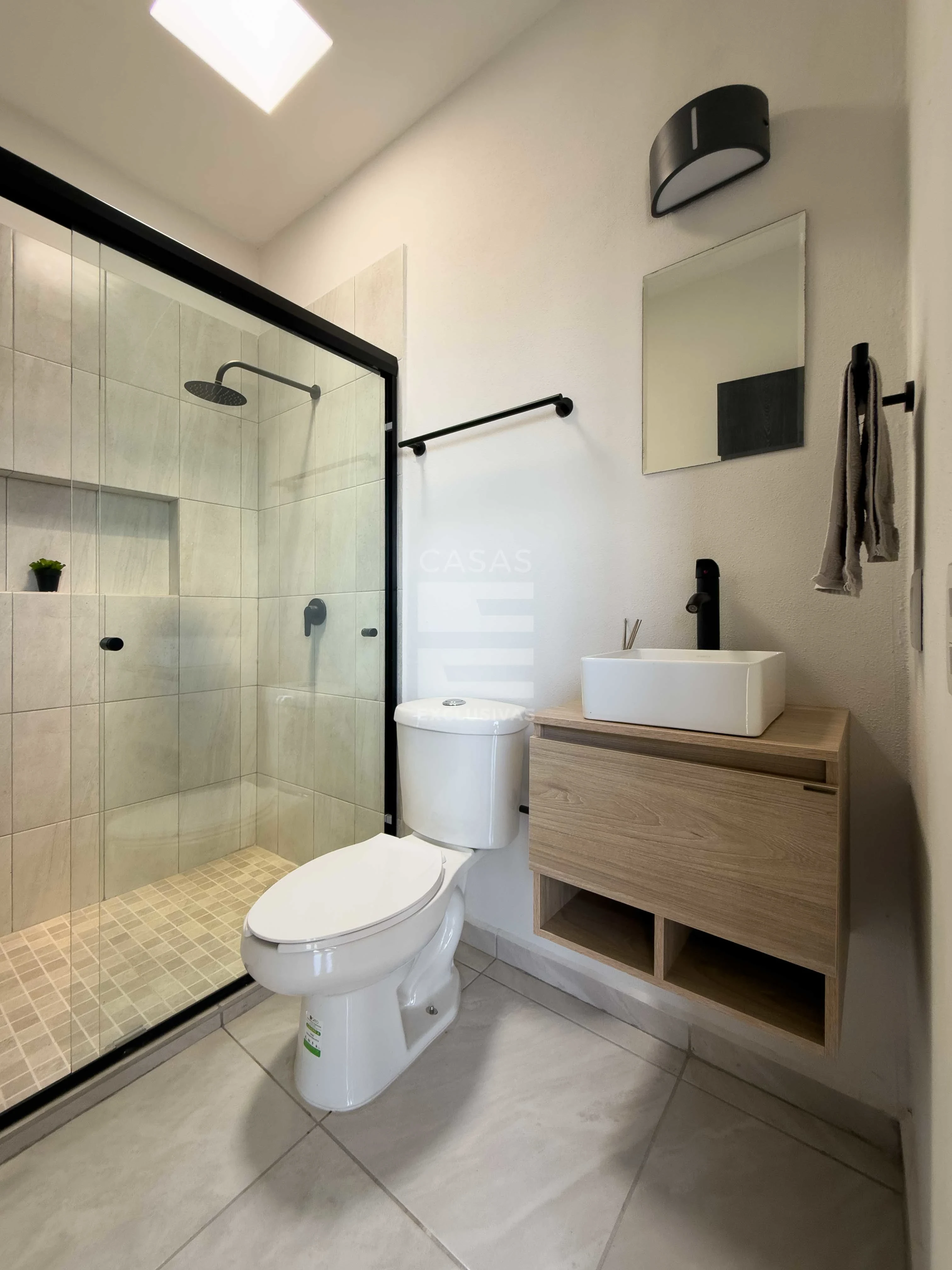 Casa en venta en VdeA con excelente ubicación, a una cuadra de avenida J. Merced Cabrera 6